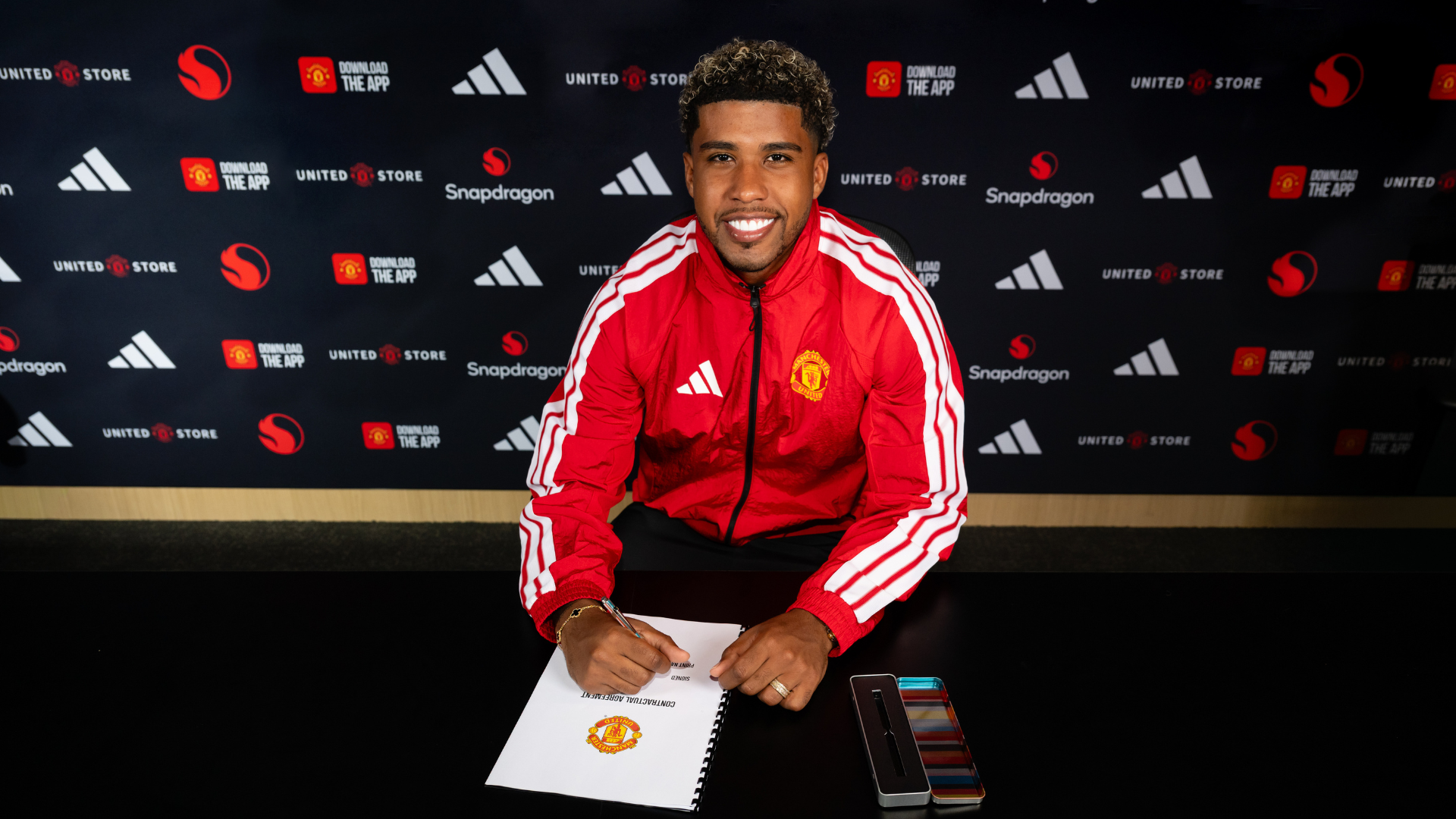 Andrey Santos joins Man Utd