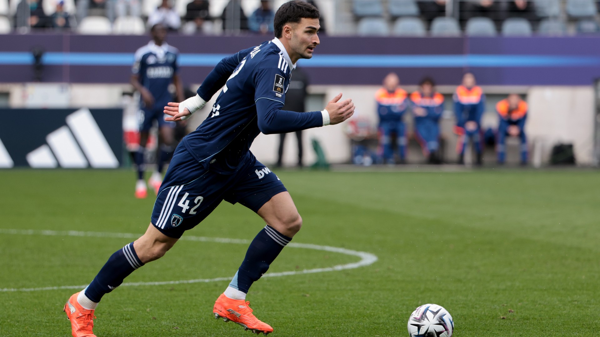 Paris FC sign Coppola and Mbemba