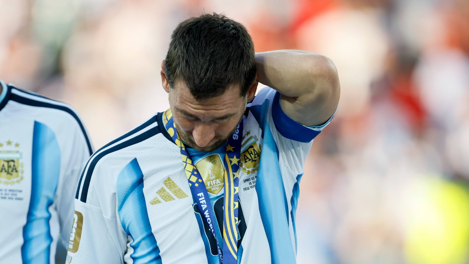 Scaloni hails Messi as 'the best'