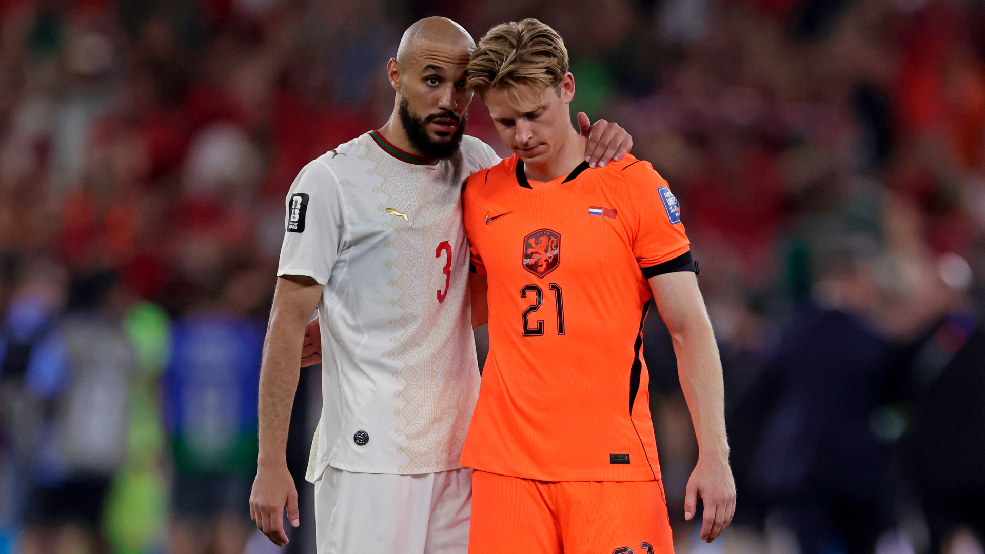 Barca's De Jong out with MCL tear