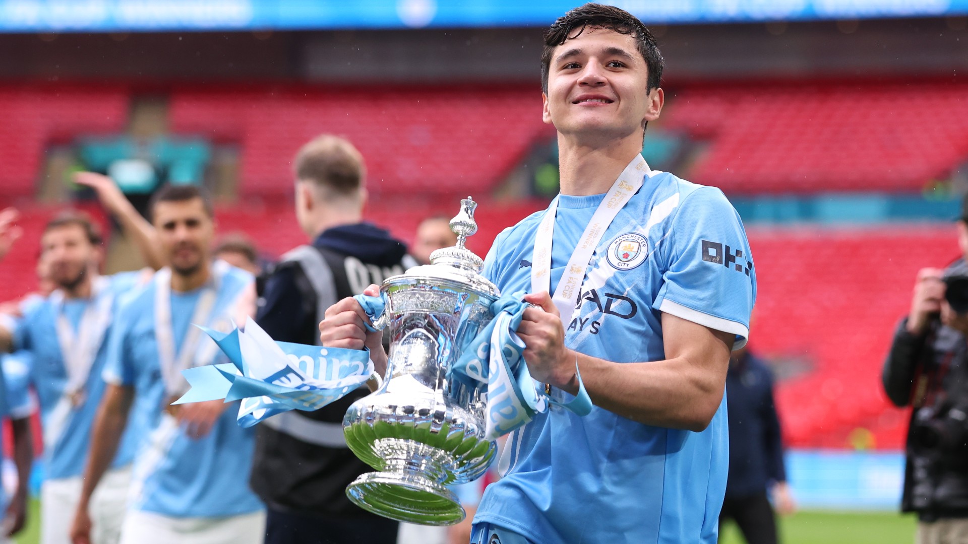 Khusanov extends Man City deal