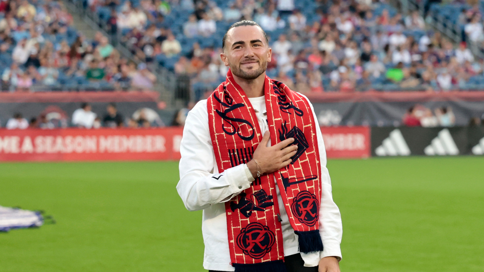 Harrison joins New England