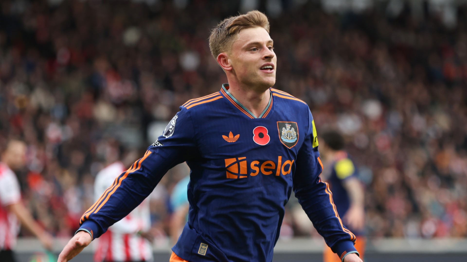 Barnes extends Newcastle contract