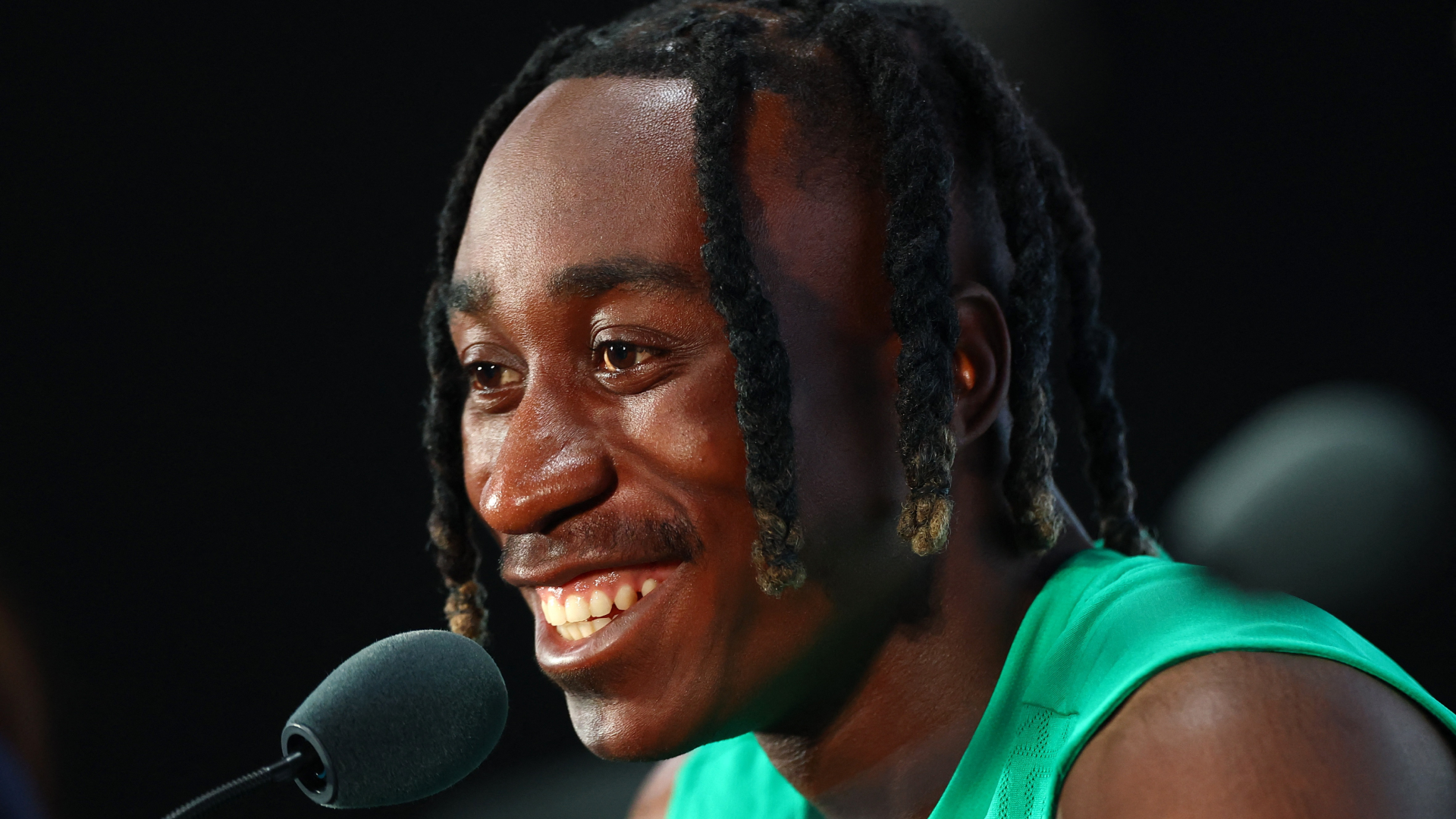 Yan Diomandé durante una conferencia de prensa.