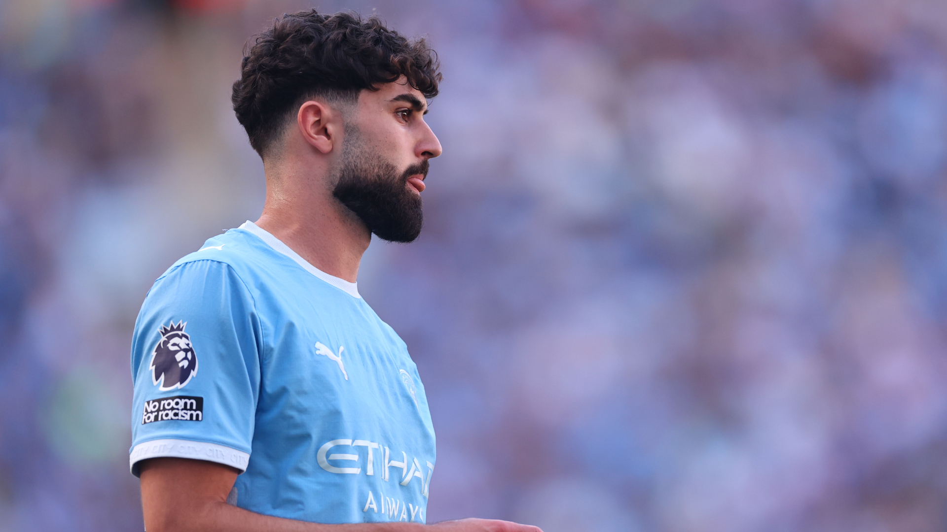Gvardiol pens new Man City contract