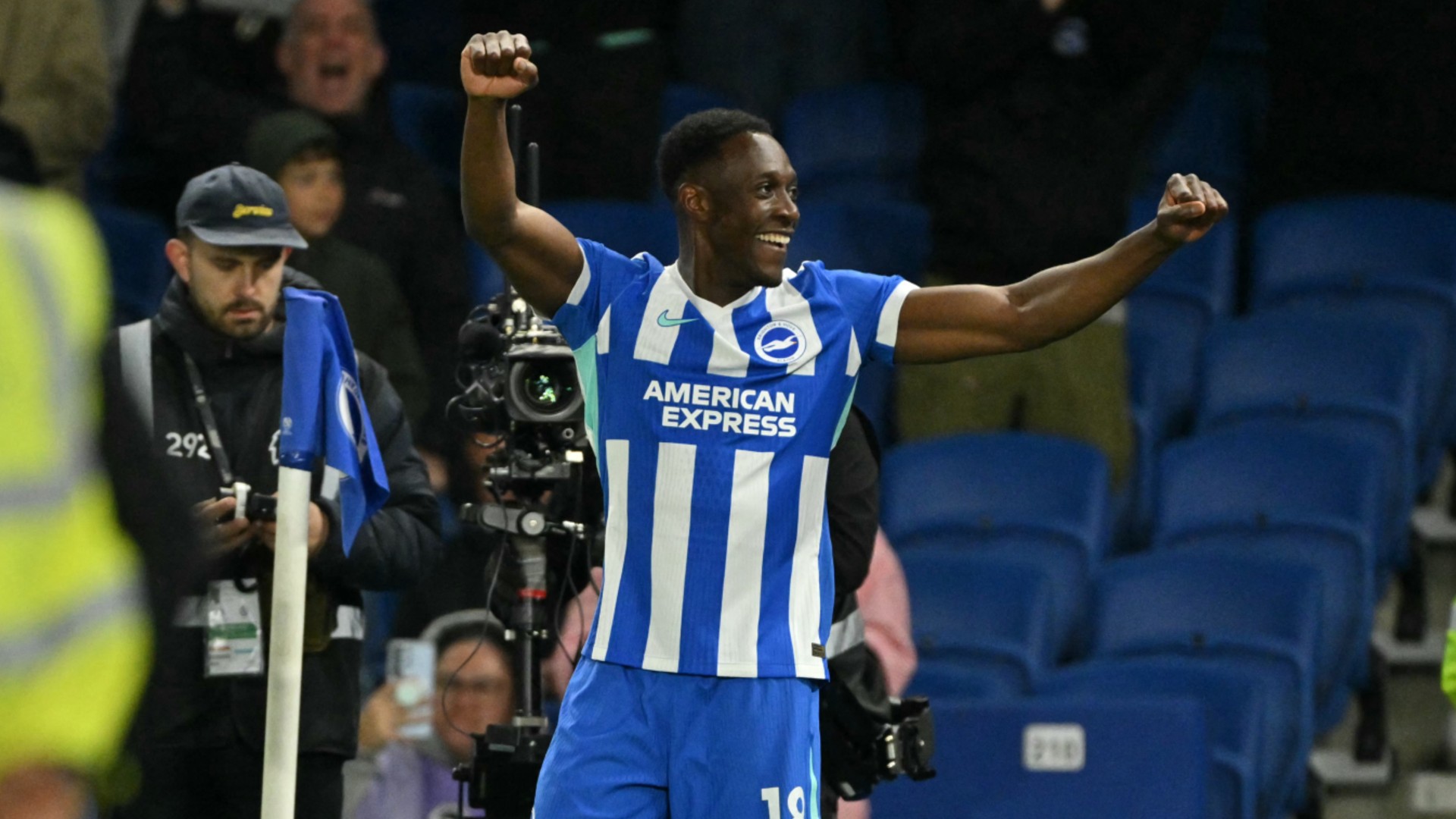 Ferdinand urges Welbeck to join Utd