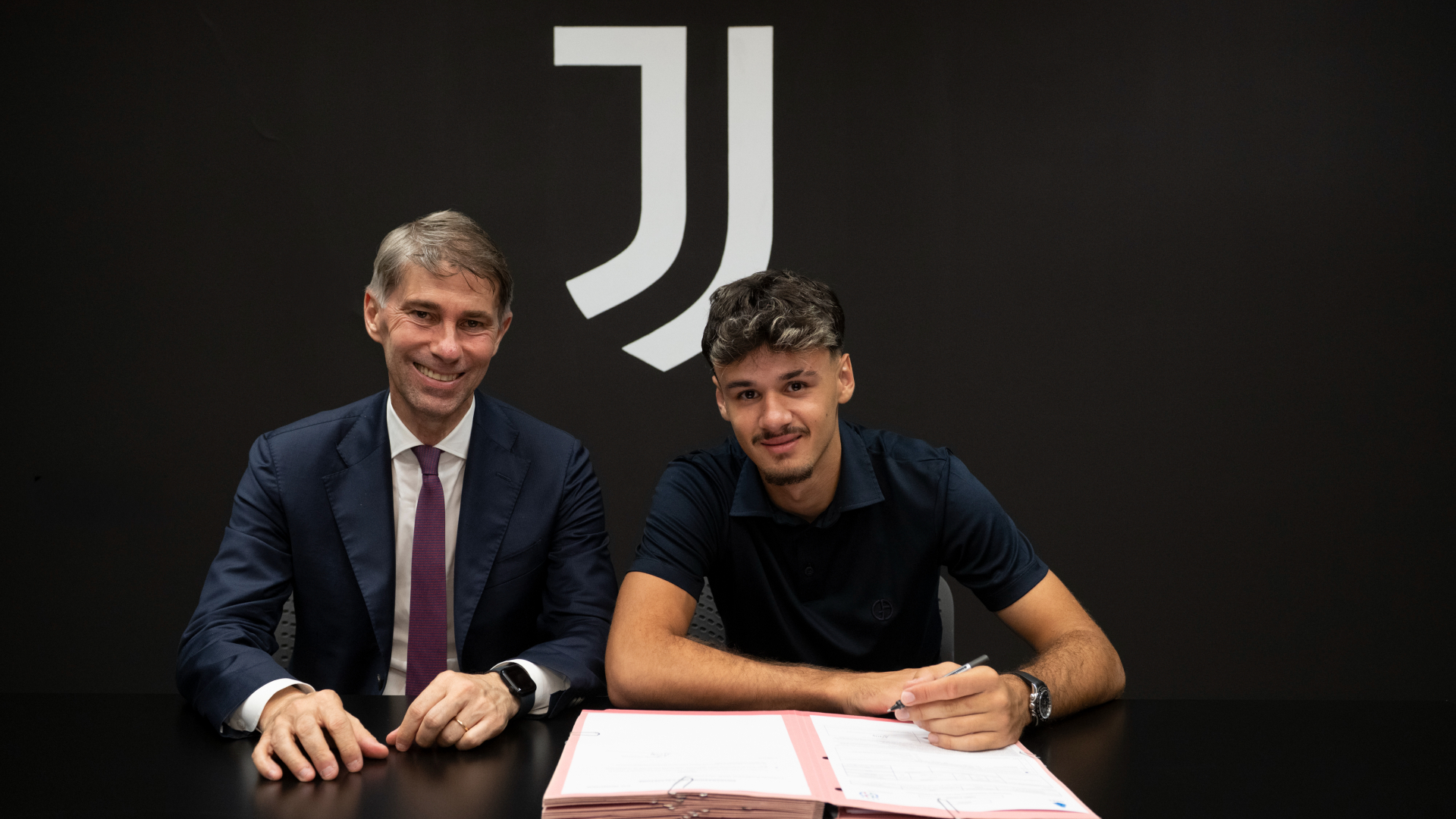 Juventus complete Alajbegovic deal