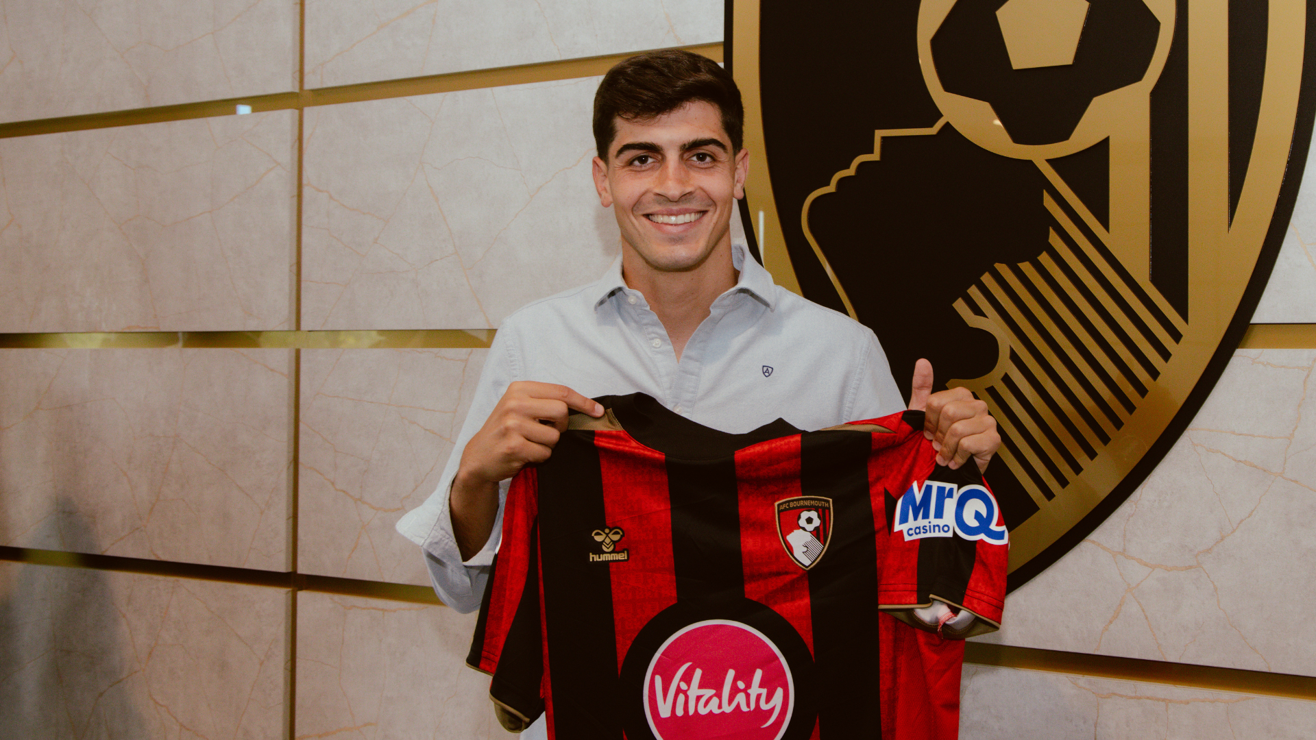Full-back Juanlu joins Bournemouth 