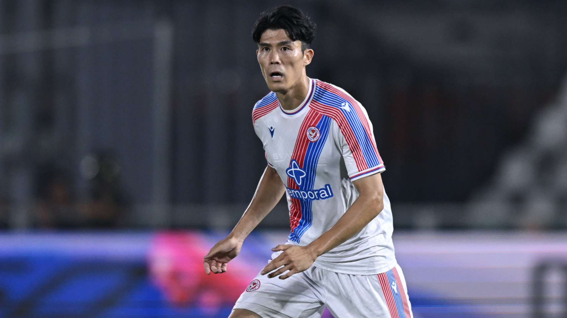 Palace sign Tomiyasu