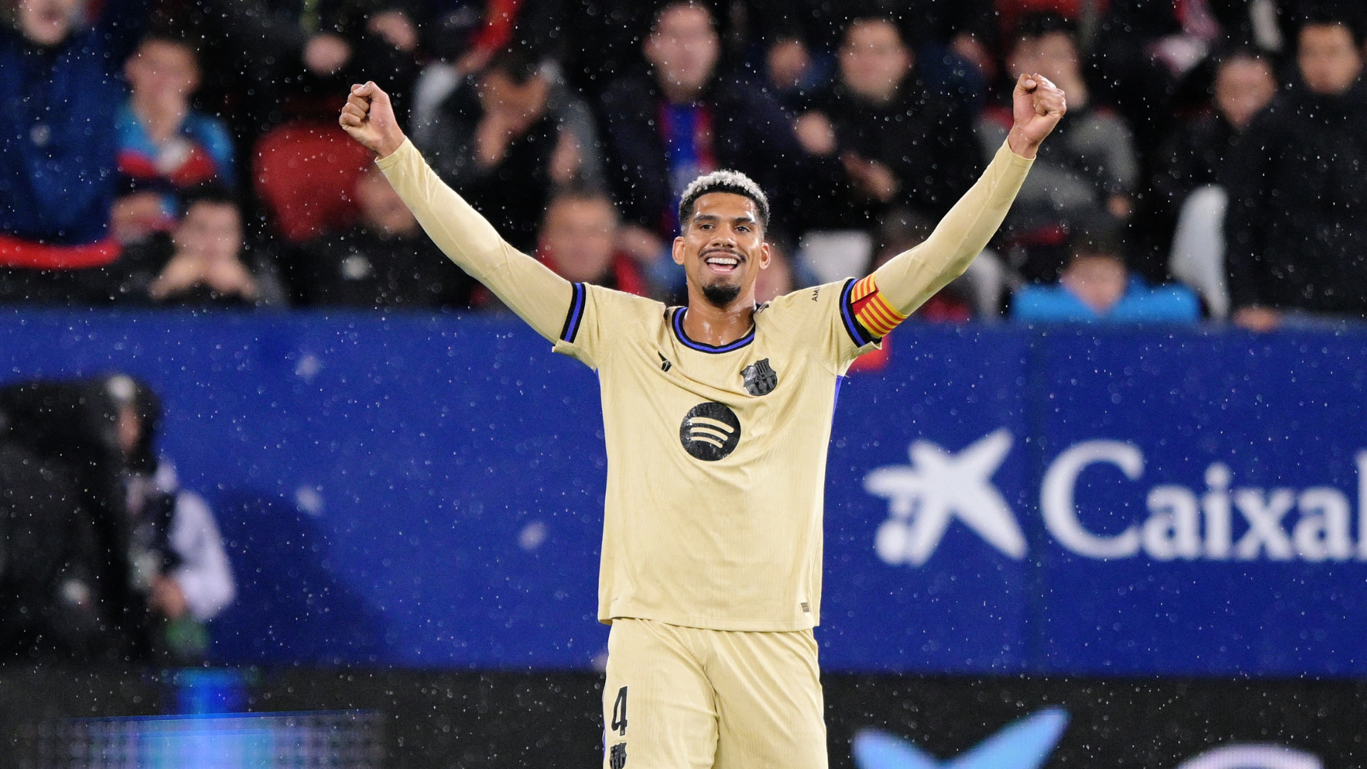 Araujo joins Liverpool on loan