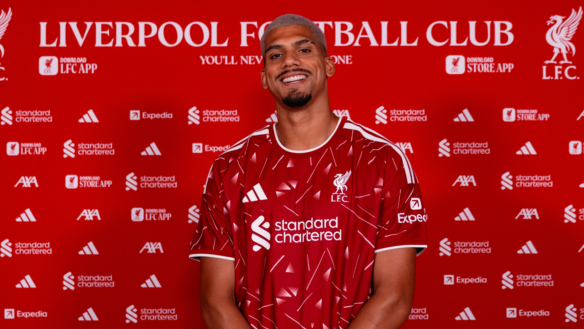 Araujo: Suarez said to enjoy loan