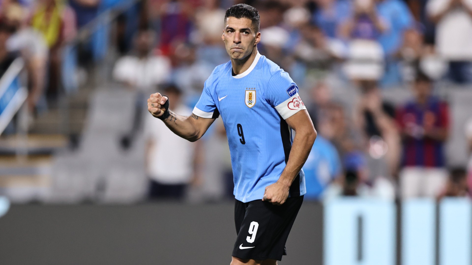 Forlan open to Suarez return