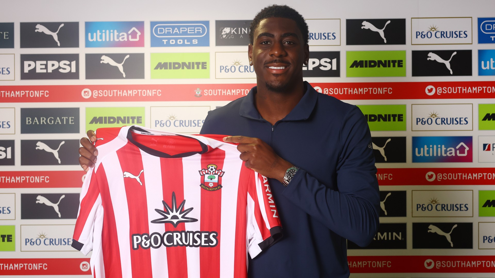 City's Mubama joins Saints on loan