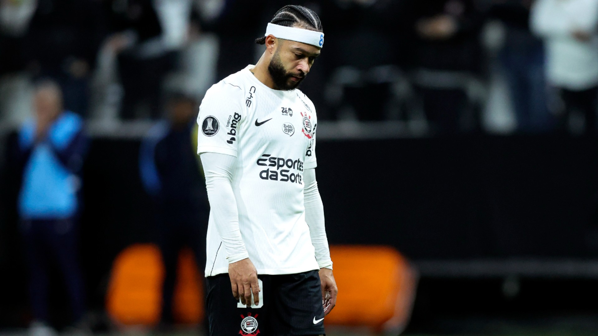 Depay released by Corinthians