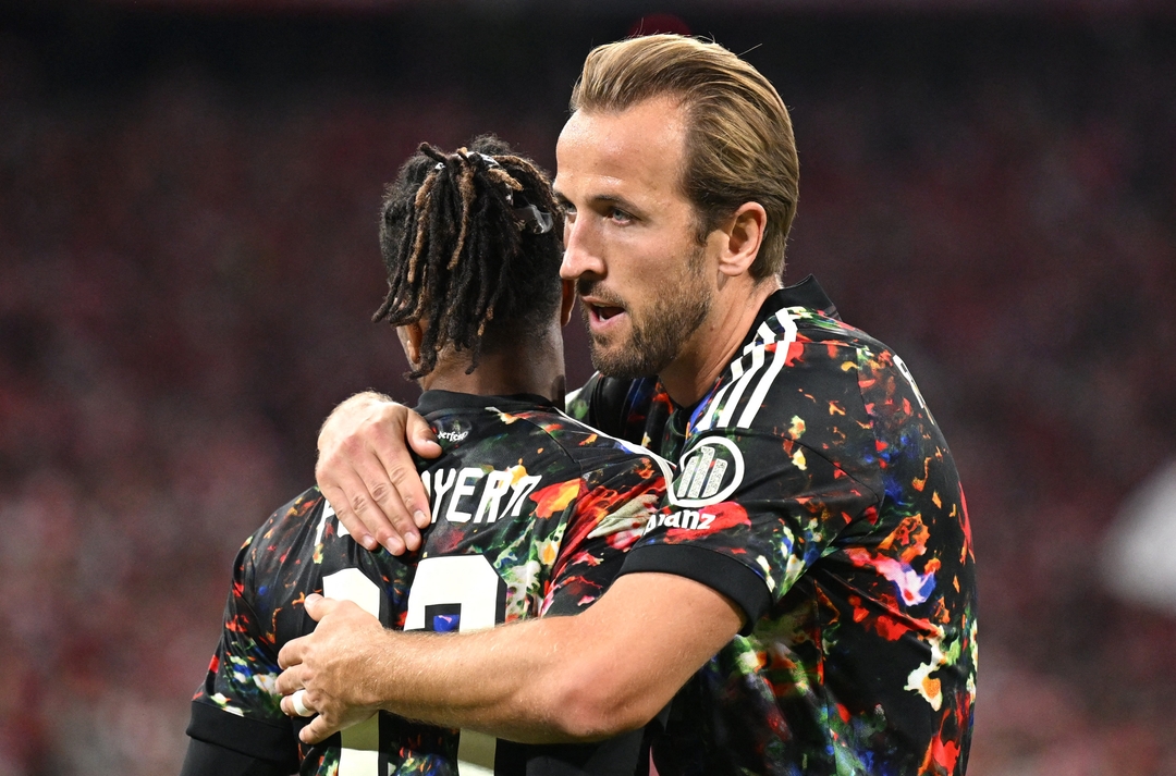 Kane vừa ghi tên vào lịch sử Bundesliga — photo: beinsports.com