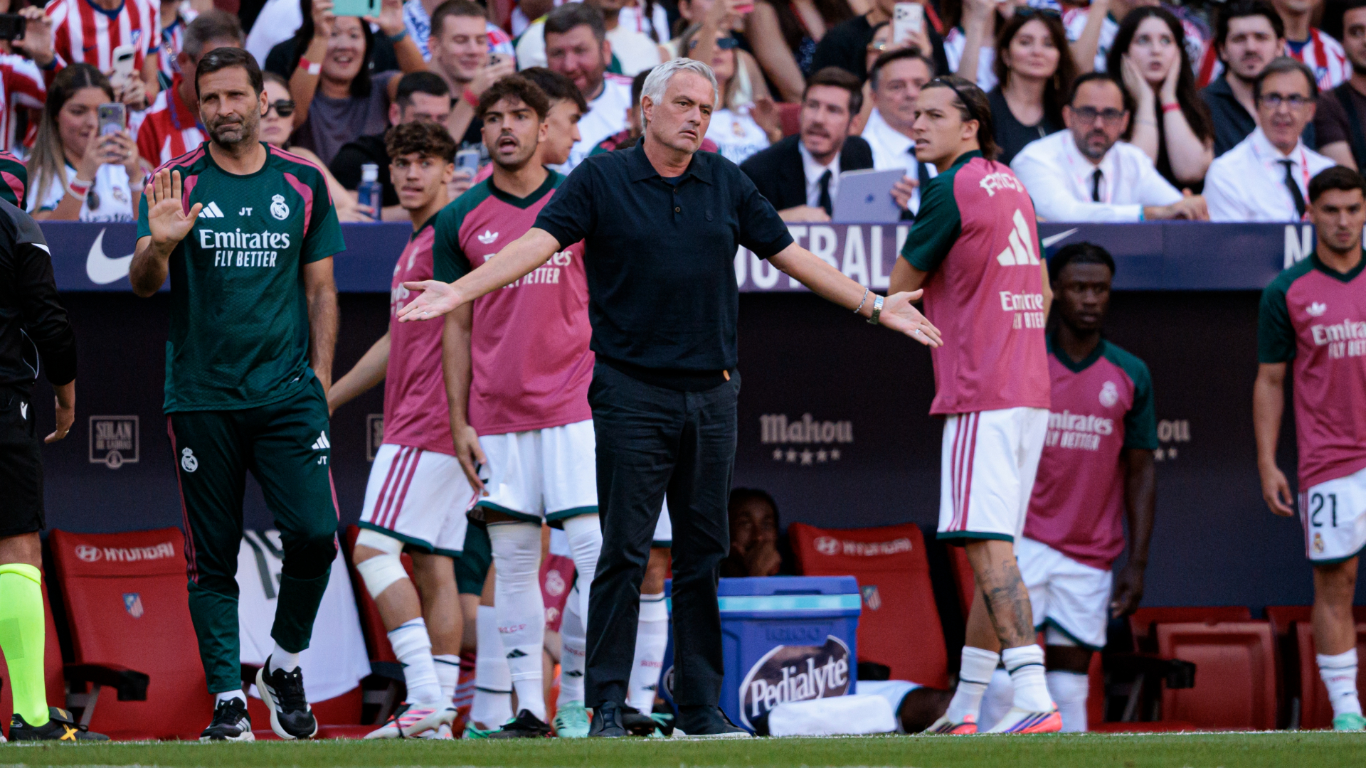 Atleti attack Mourinho 'harassment'