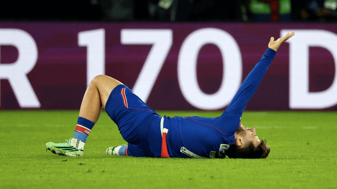 Kvaratskhelia vows to come back stronger as Ronaldo leads tributes to PSG star