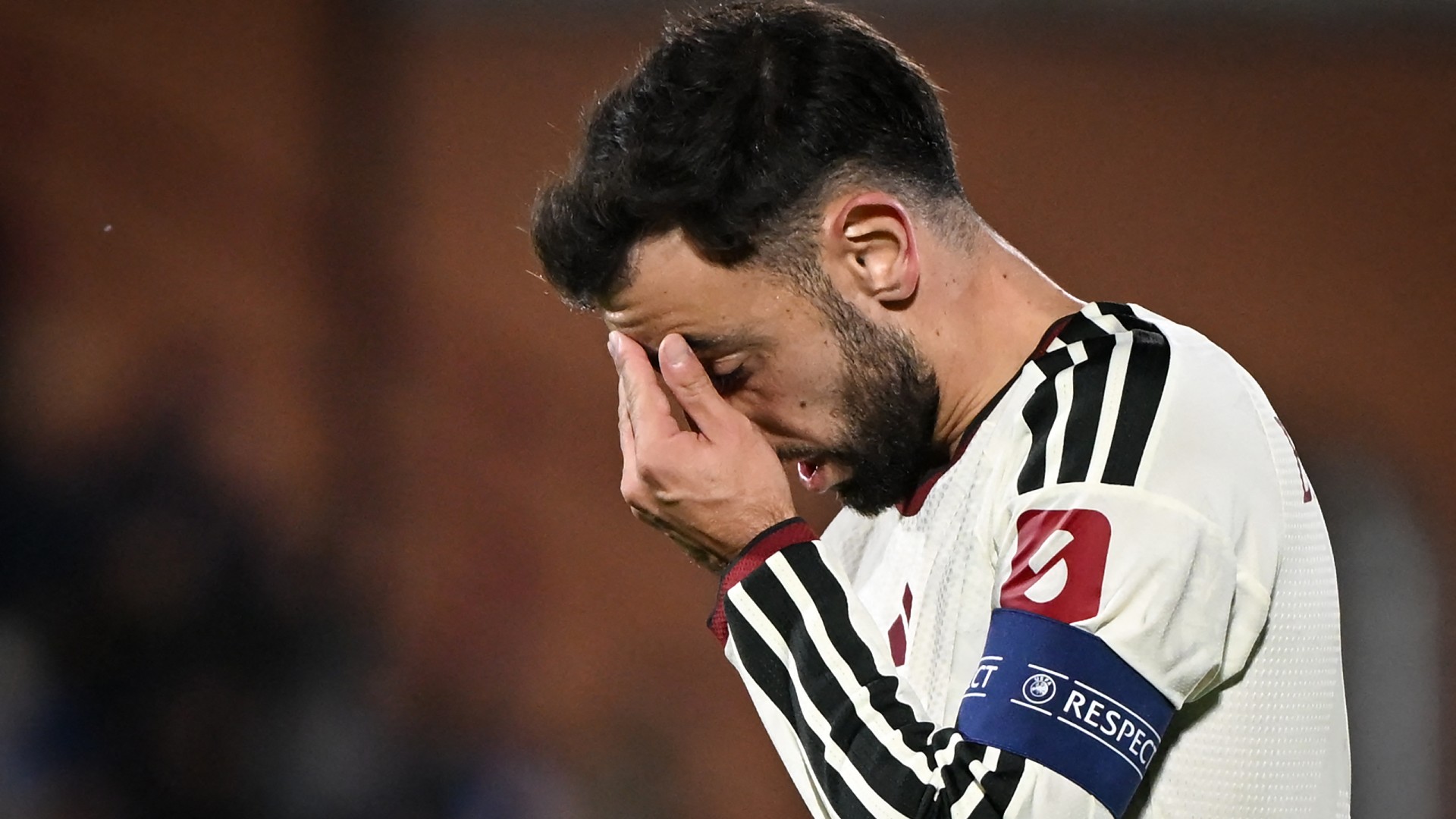 Fernandes slams Man Utd tactics