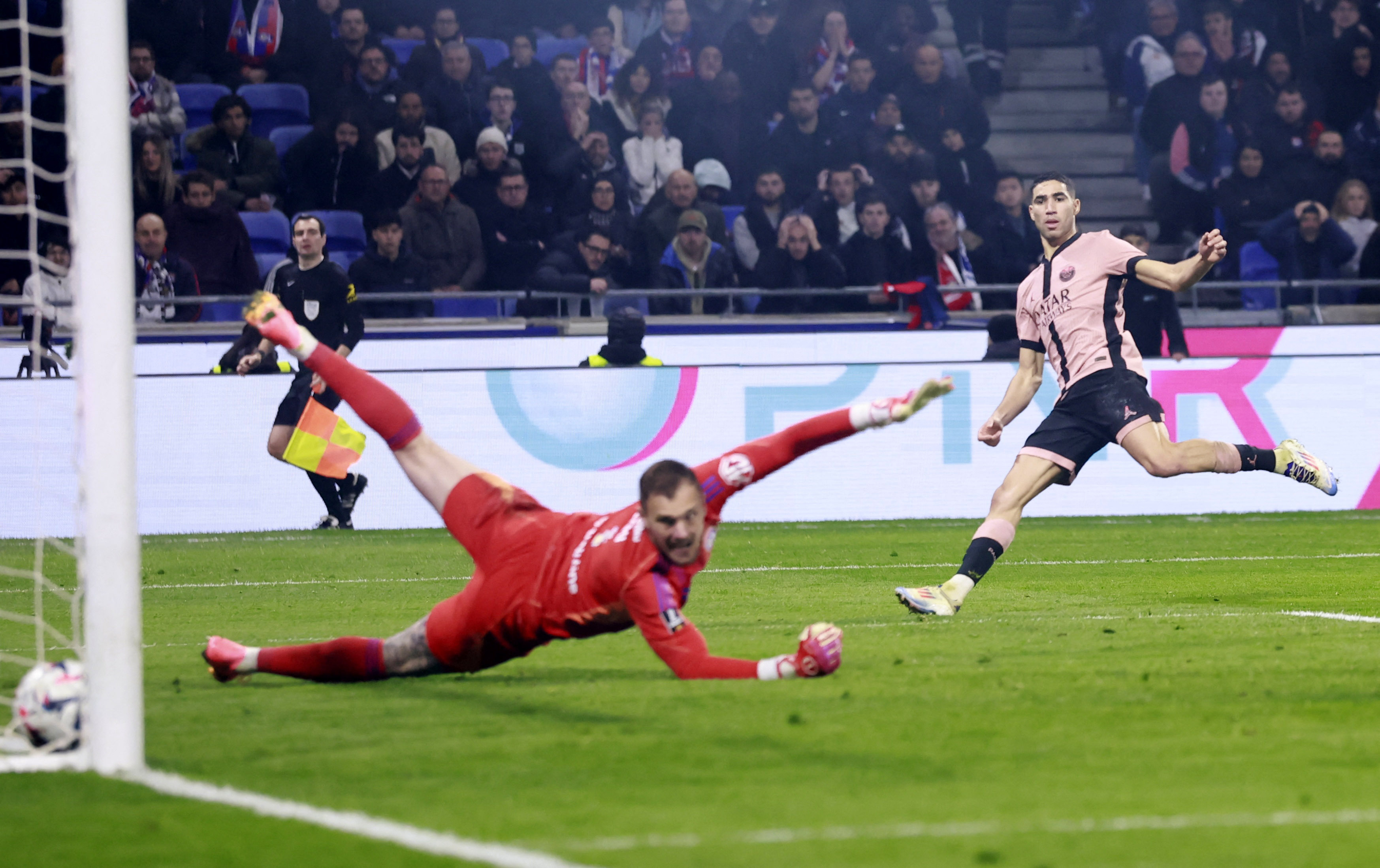 Achraf Hakimi buteur contre l'OL