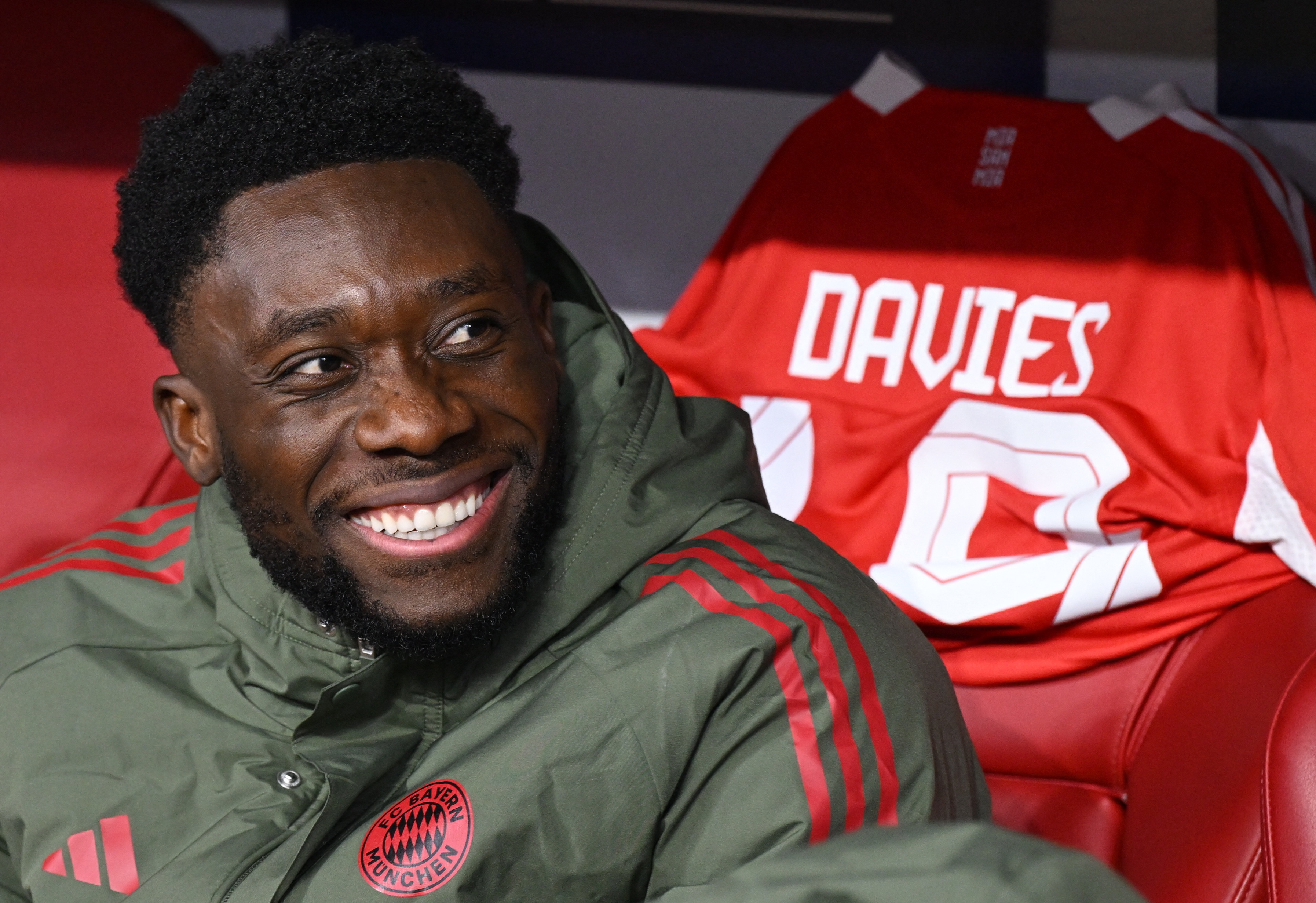 Alphonso Davies Sporting retour