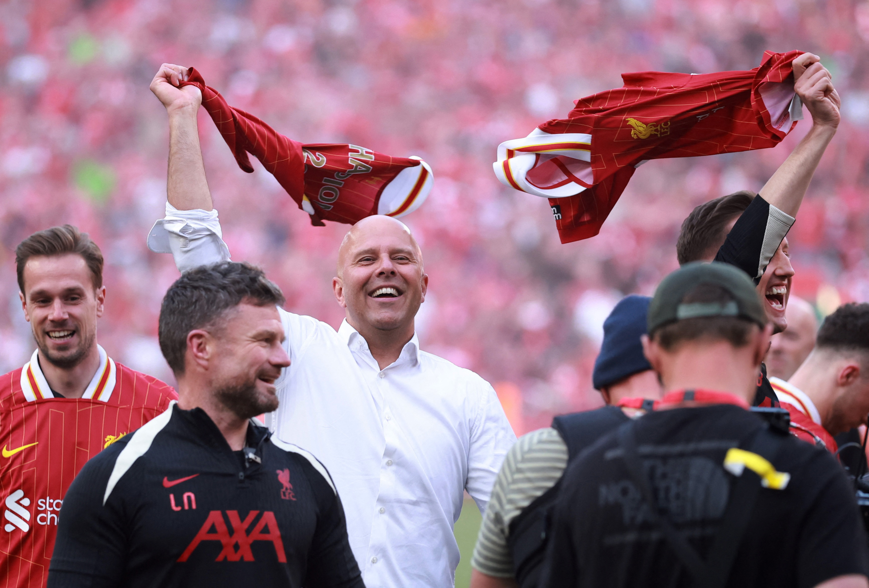Arne Slot fête Premier League