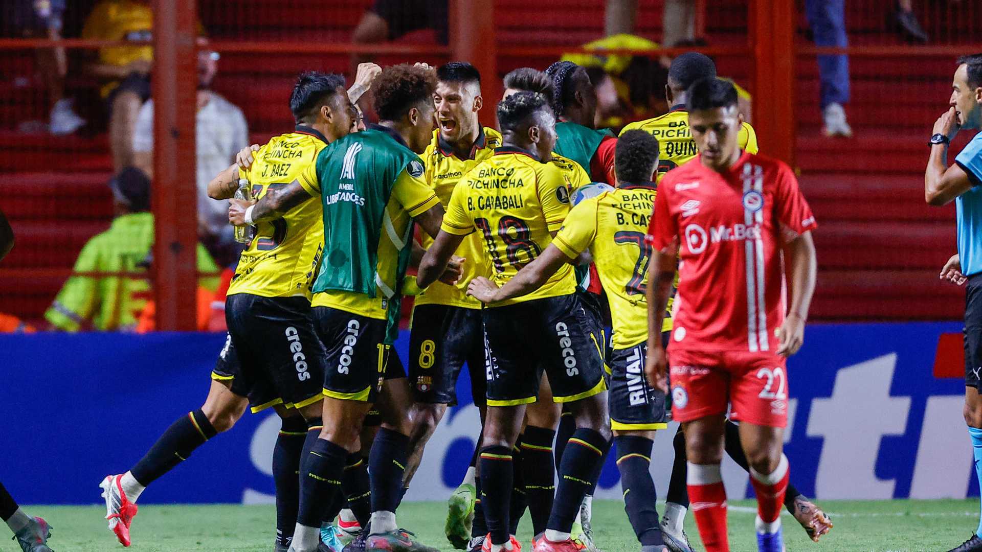 Barcelona SC festeja contra Argentinos Jrs