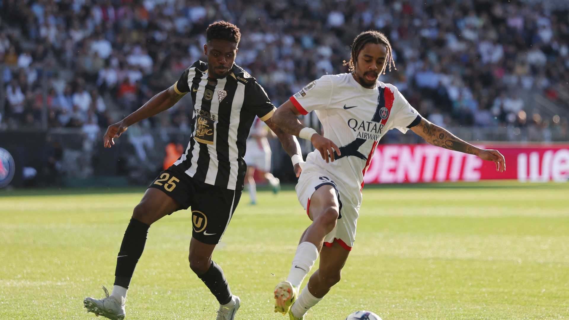Barcola Angers vs PSG