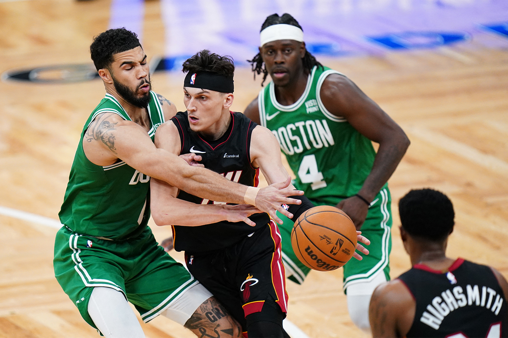 NBA : le Heat prend feu à Boston sans Butler et récupère l'avantage du terrain