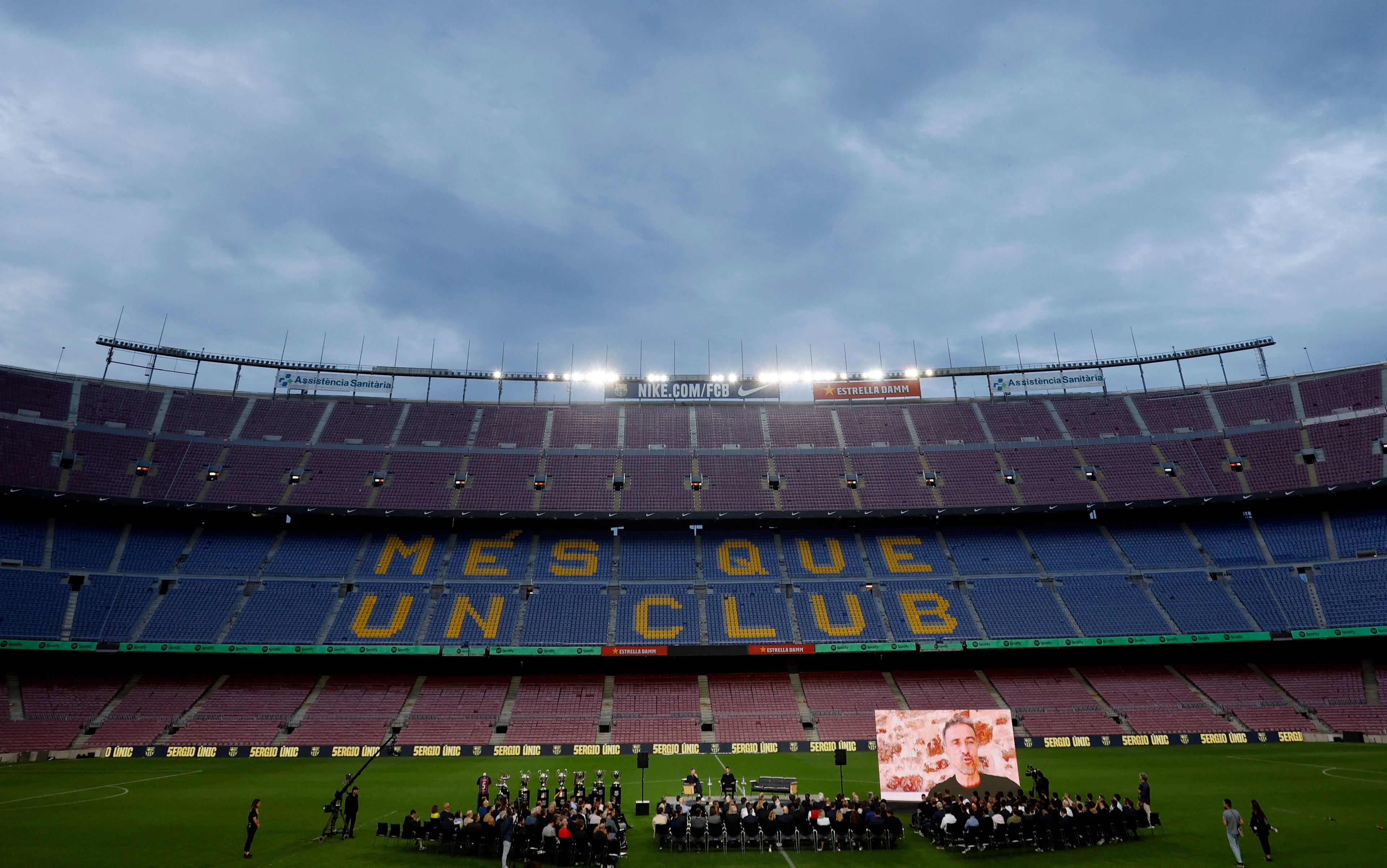 Camp Nou hommage Busquets