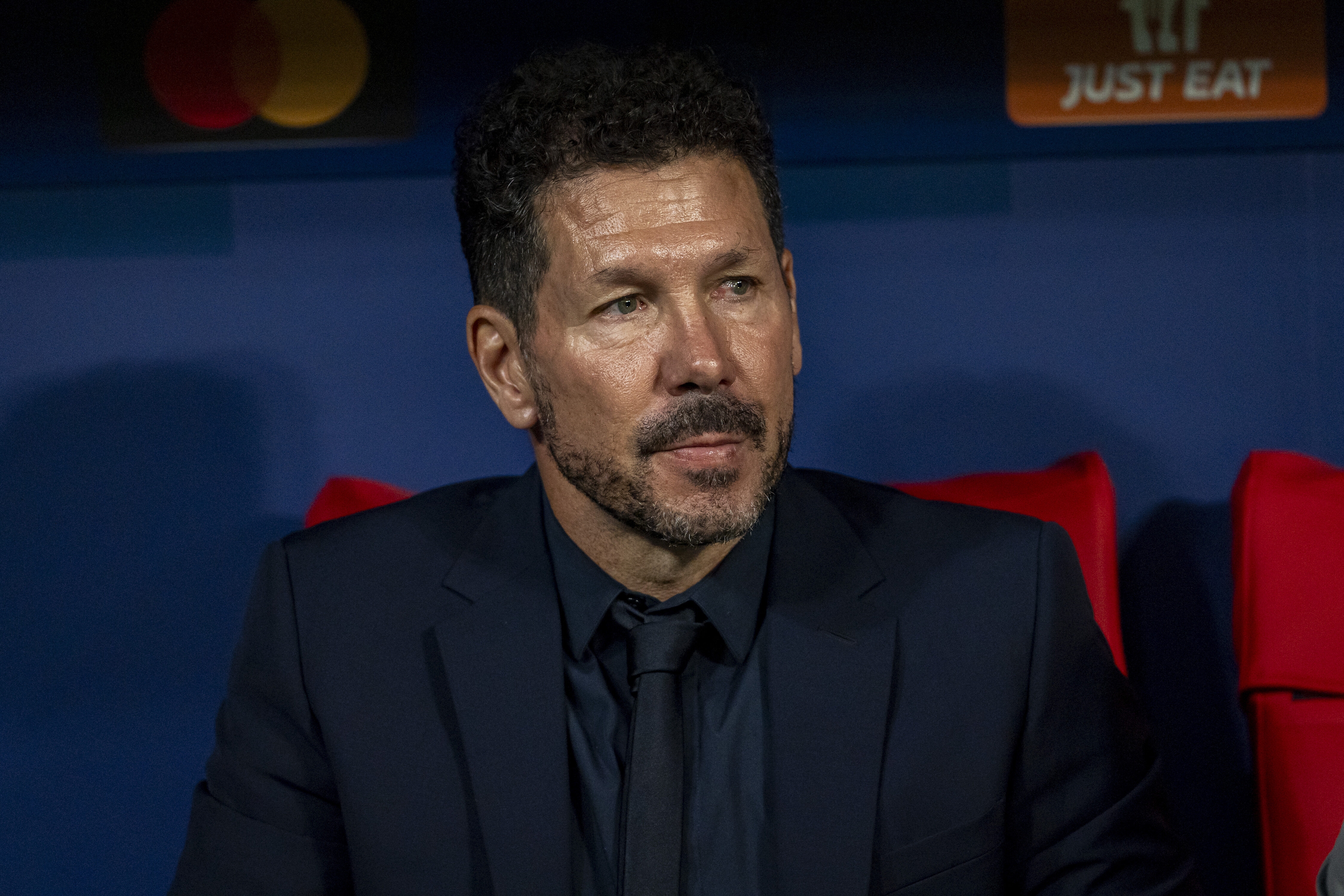 Diego Simeone costume sombre