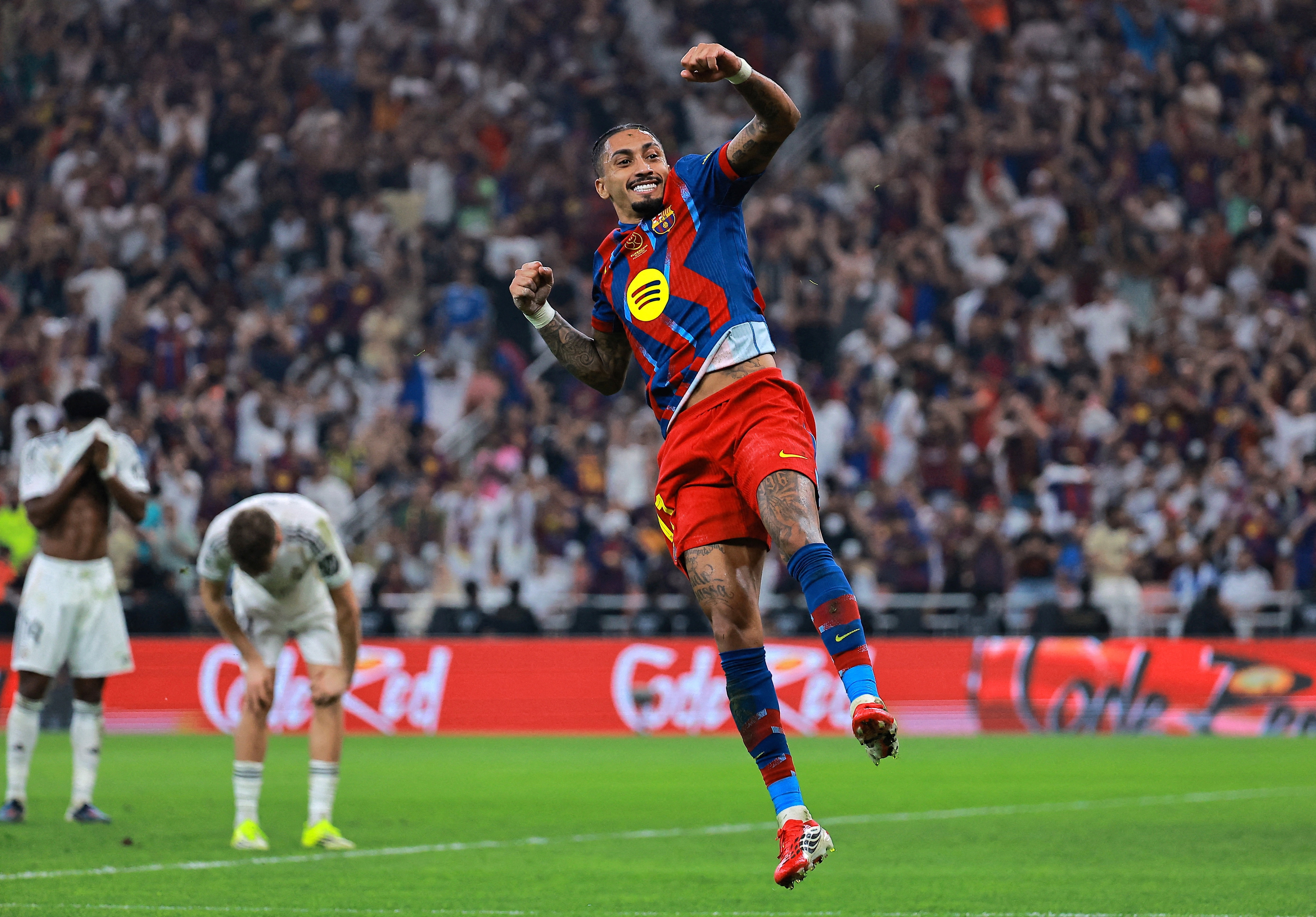 Doblete de Raphinha en Arabia