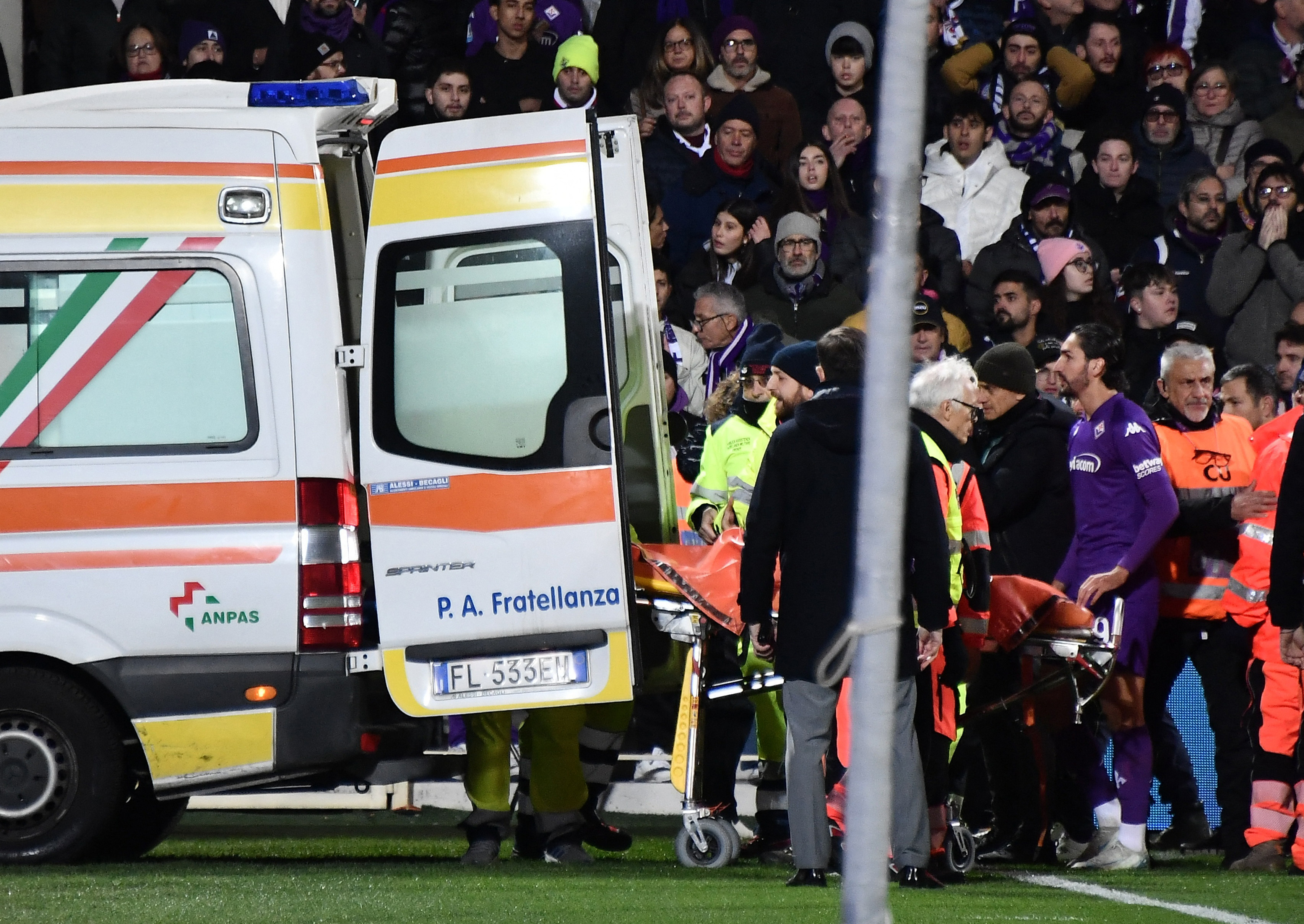 Edoardo Bove ambulance Fiorentina Inter