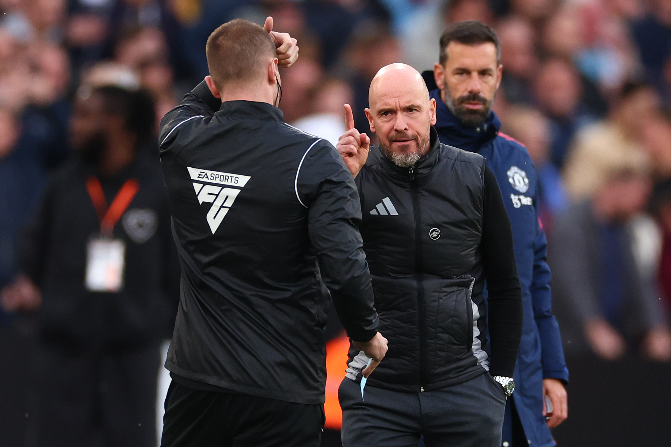 Erik Ten Hag arbitre West Ham