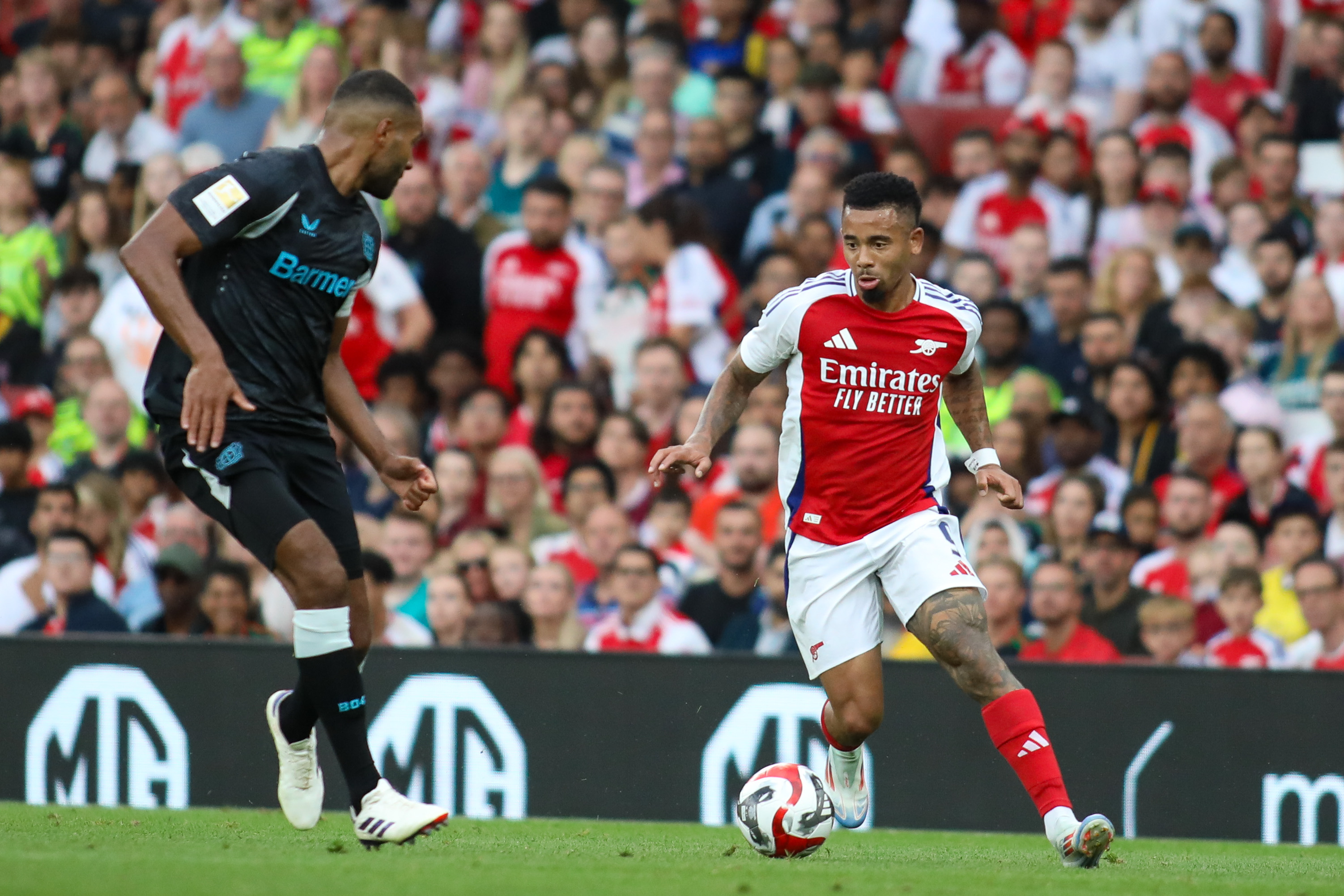 Gabriel Jesus contre le Bayer Leverkusen