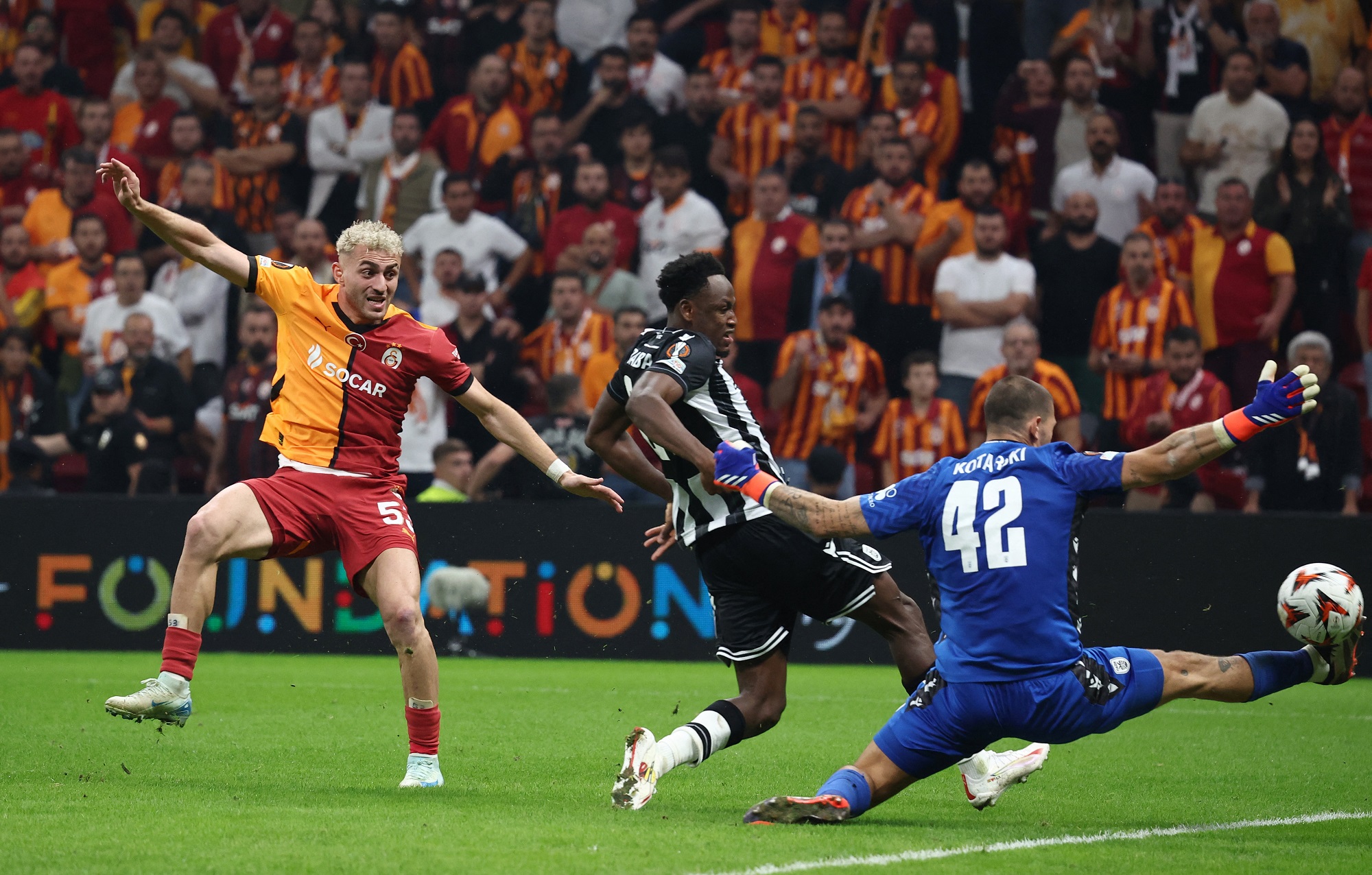Galatasaray v PAOK