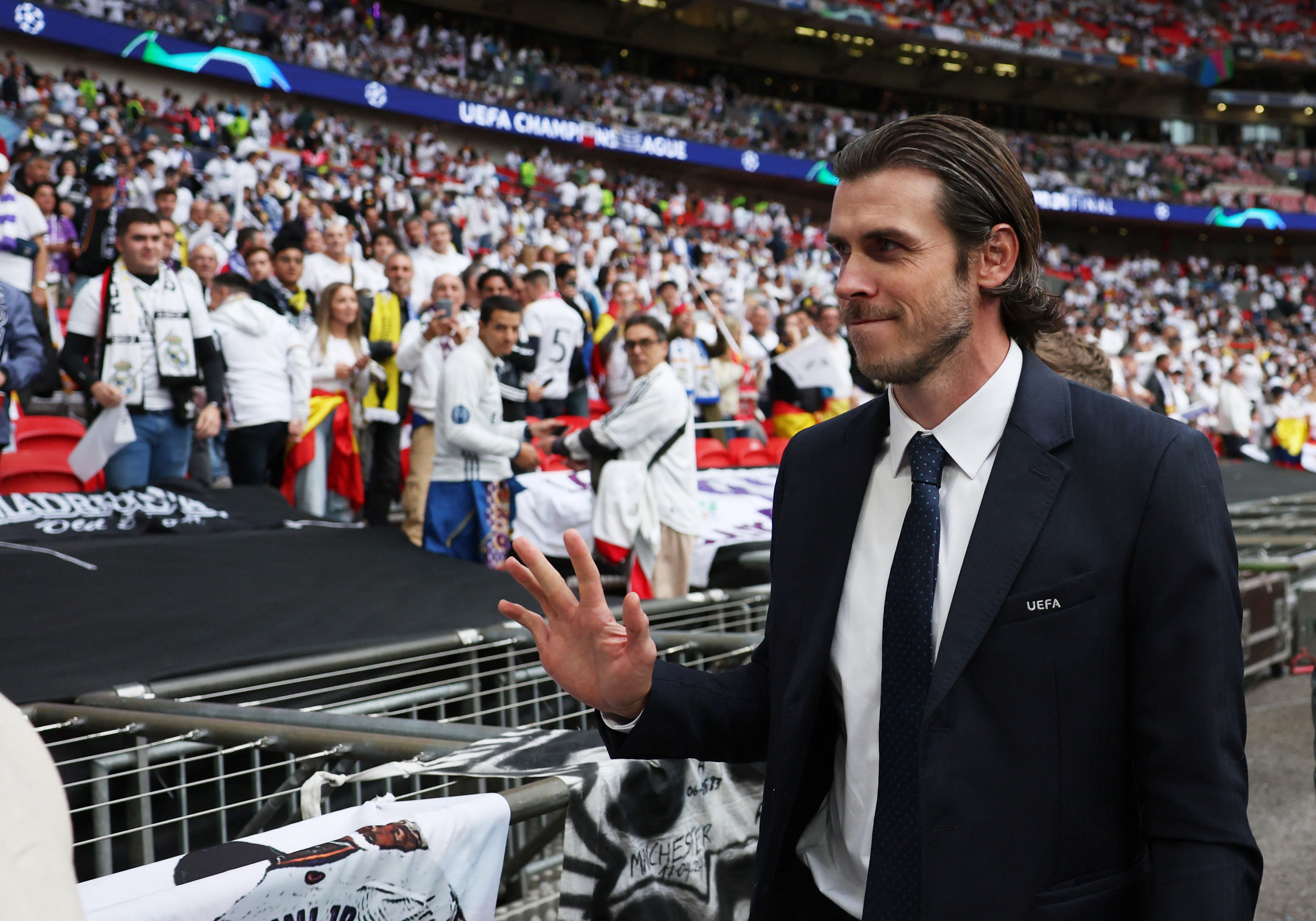 Gareth Bale costume
