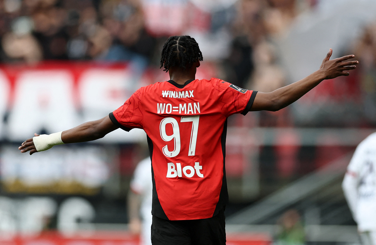 Jacquet completes Liverpool move from Rennes
