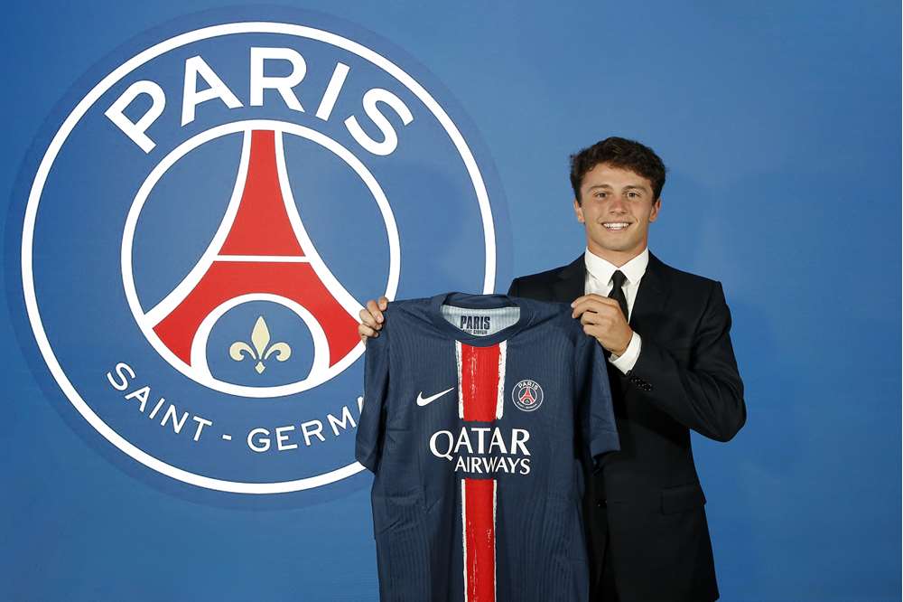 Breaking News: Psg'S New Defender Will Leave You Speechless! Foot: Le Psg Officialise Le Recrutement Du Défenseur Ukrainien Illia Zabarnyi - 722zdig