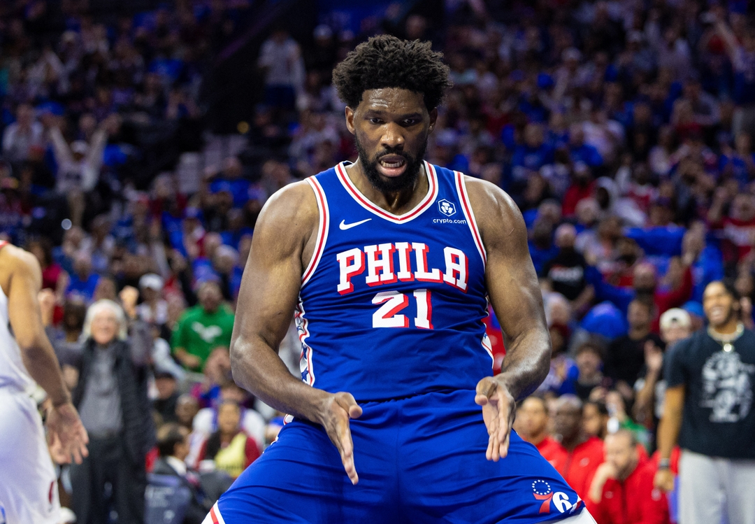 Opéré du ménisque, Joel Embiid sera absent au minimum quatre semaines ...