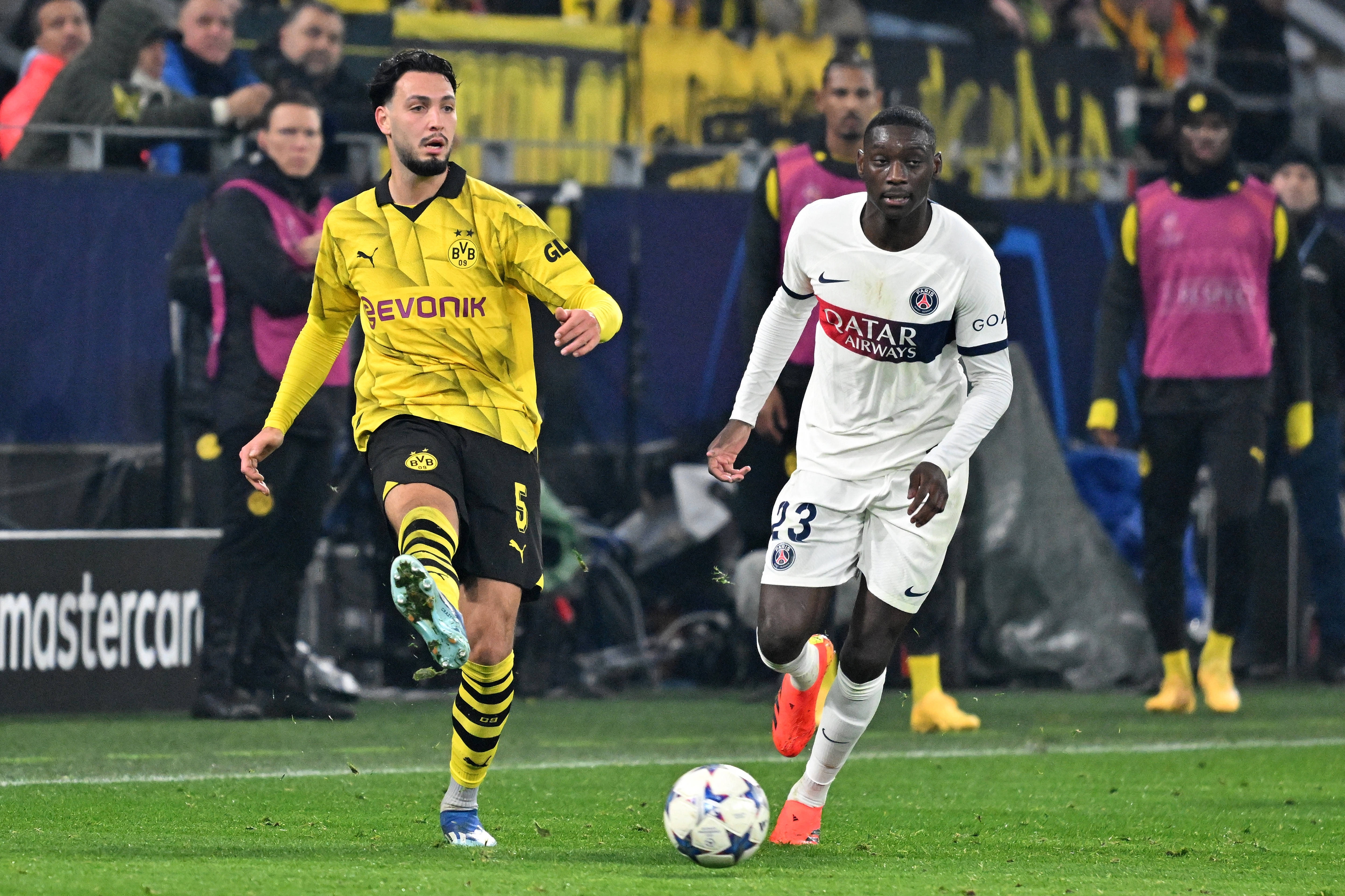 Kolo Muani contre le Borussia Dortmund