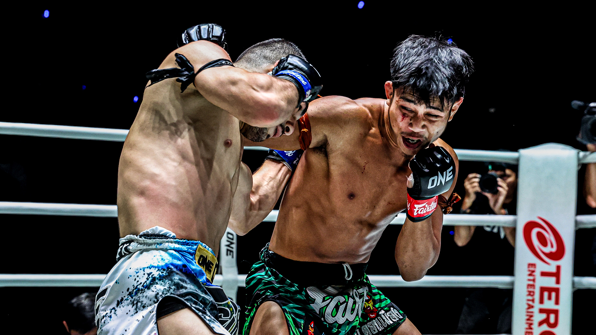 Kongchai Chanaidonmueang defeats Mehrdad Khanzadeh