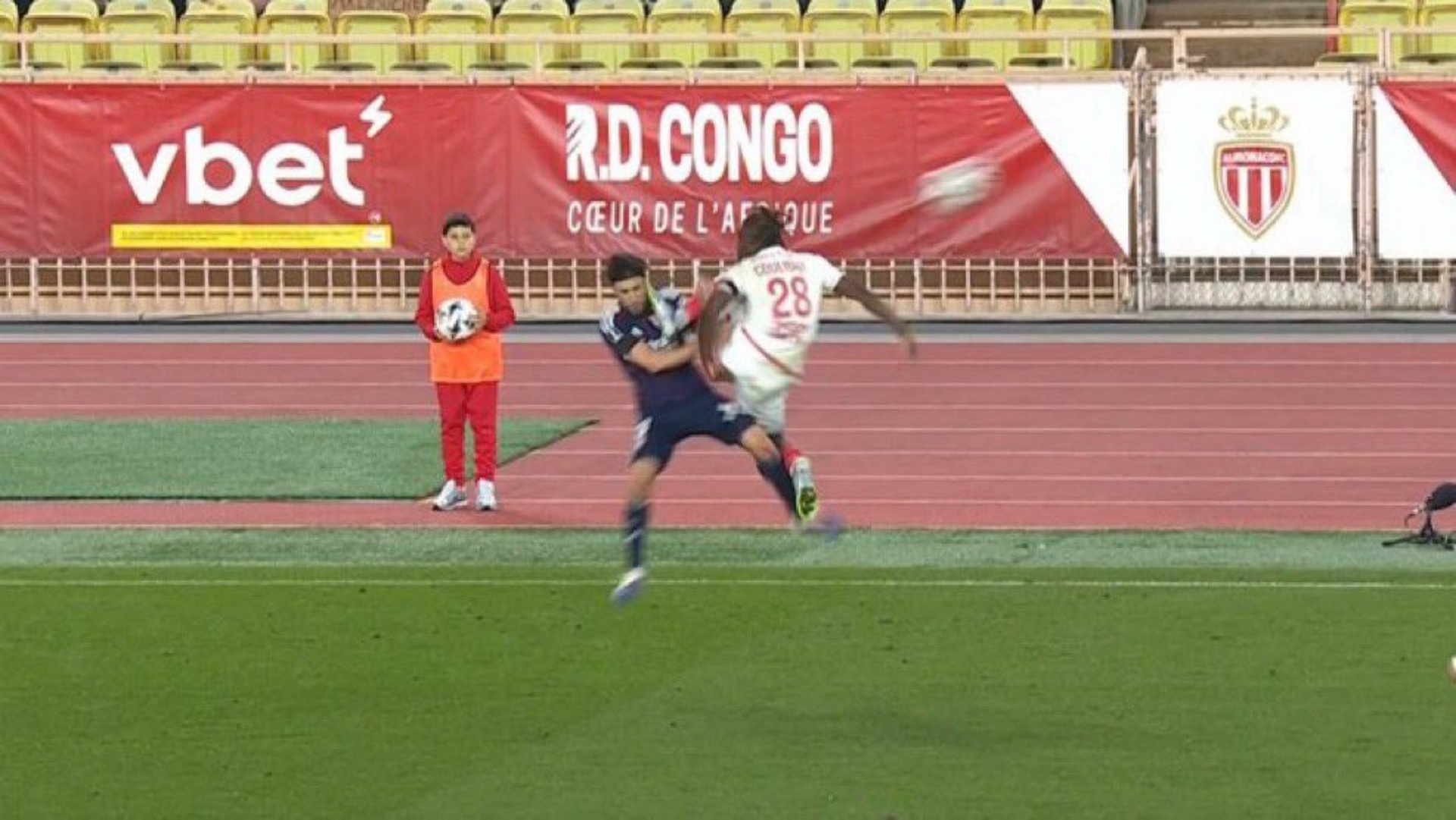 La patada a Tagliafico que encendió la Ligue 1