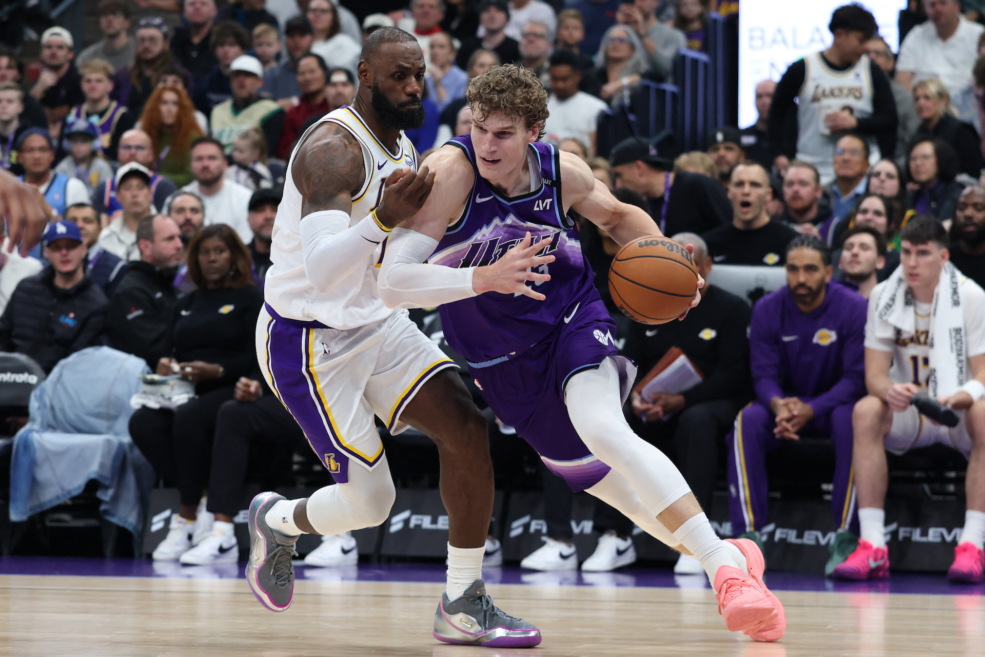 Lauri Markkanen Jazz - LeBron James Lakers