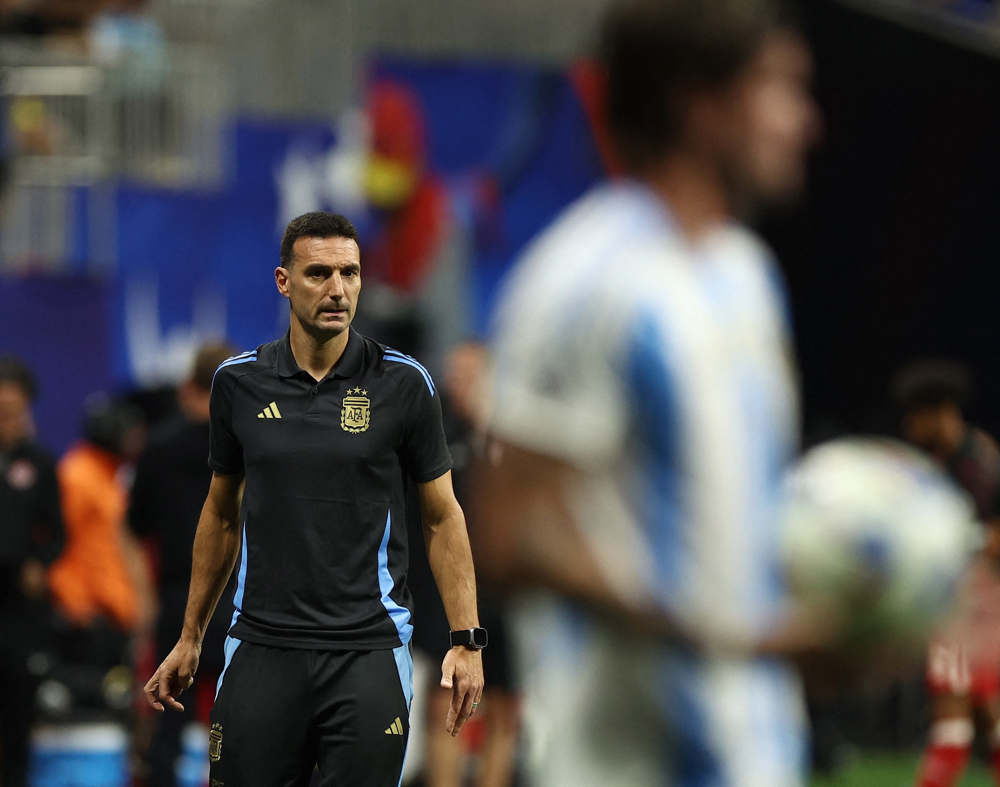 Lionel Scaloni reacts