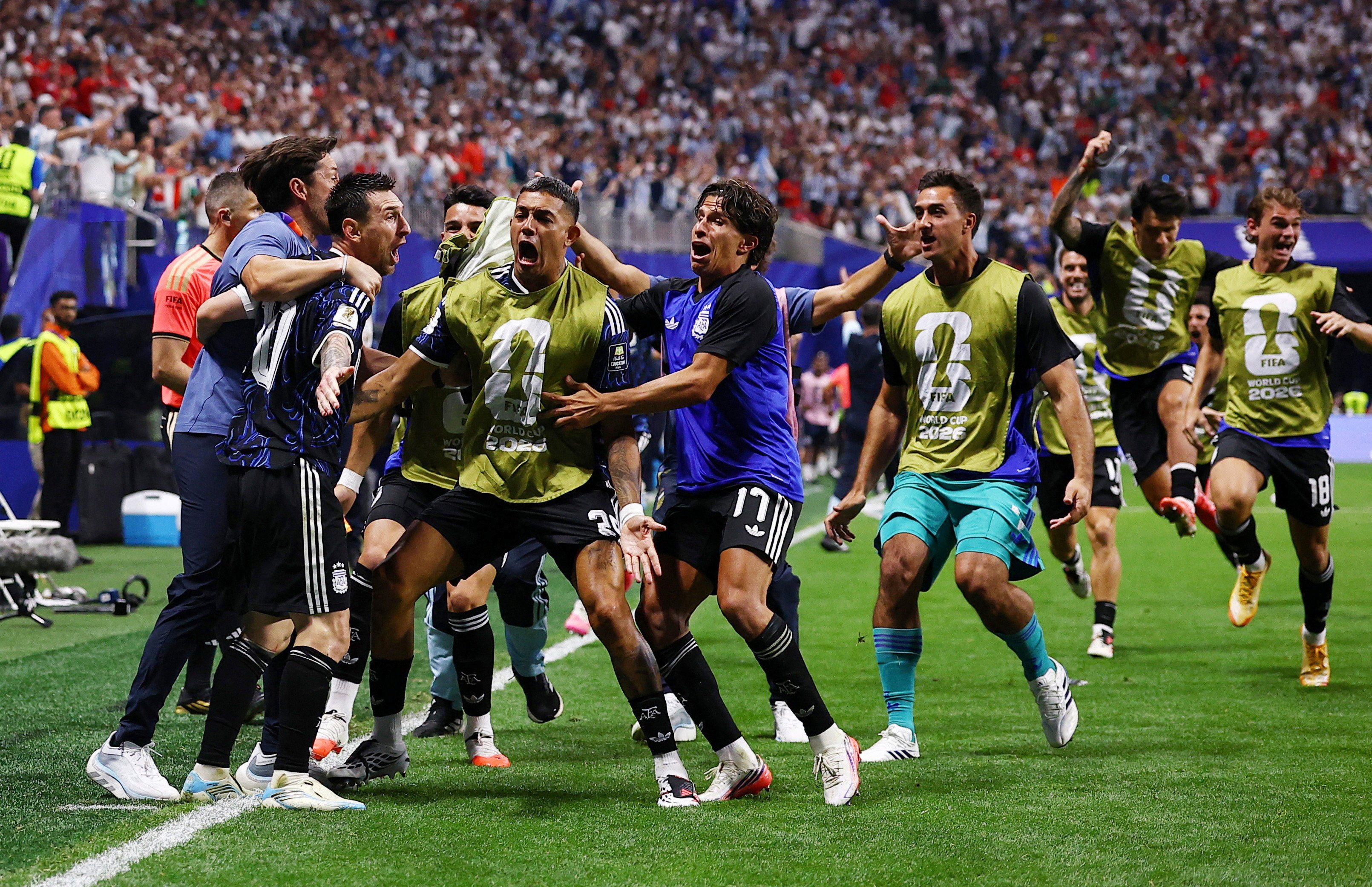 La polémica por supuesta falta de Lionel Messi. ¿Se debió anular el segundo gol de Argentina ante Inglaterra?
