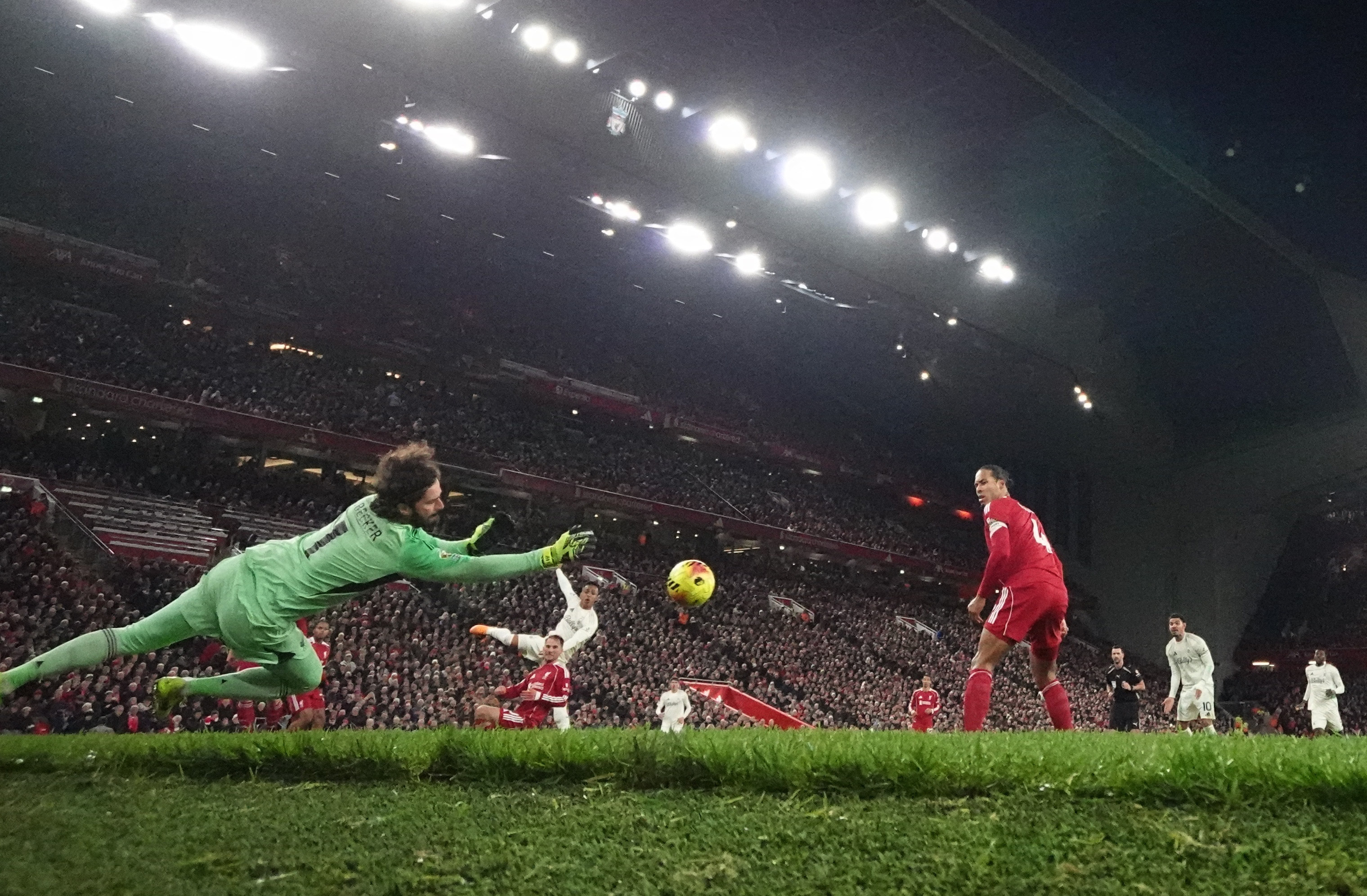 Liverpool battu par Forest