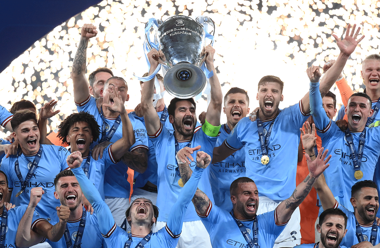 MAN CITY LIFT PREMIER LEAGUE TROPHY!