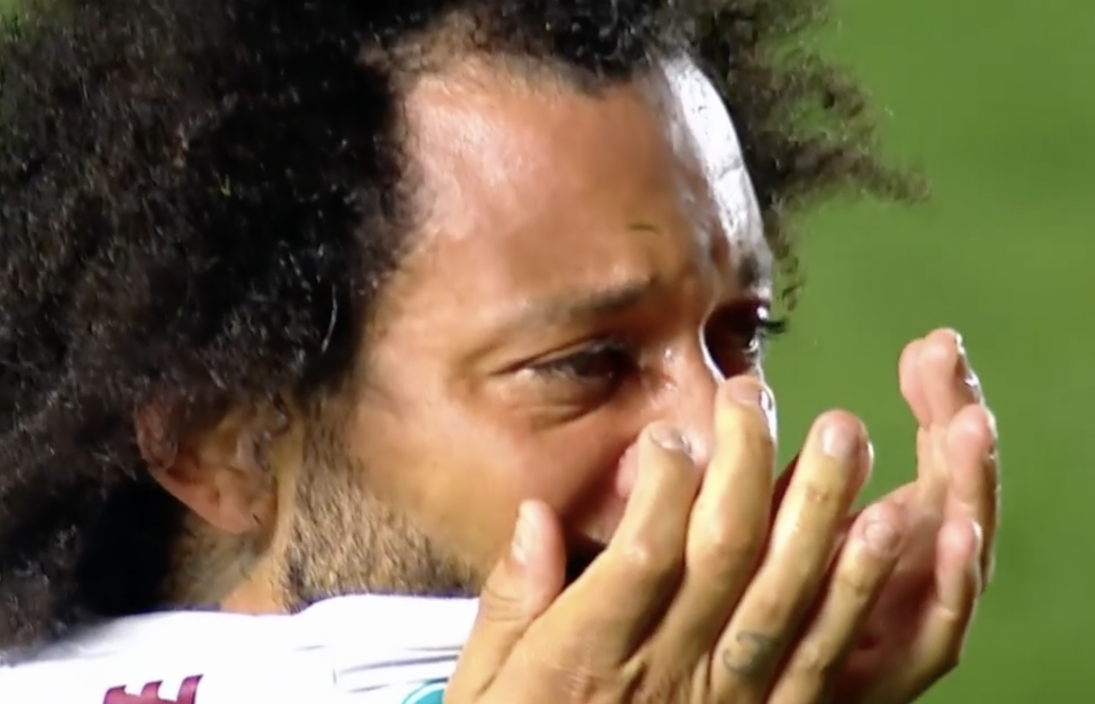 Terrible Accident: Marcelo Injures Luciano Sánchez with a Stomp during Copa Libertadores | beIN SPORTS