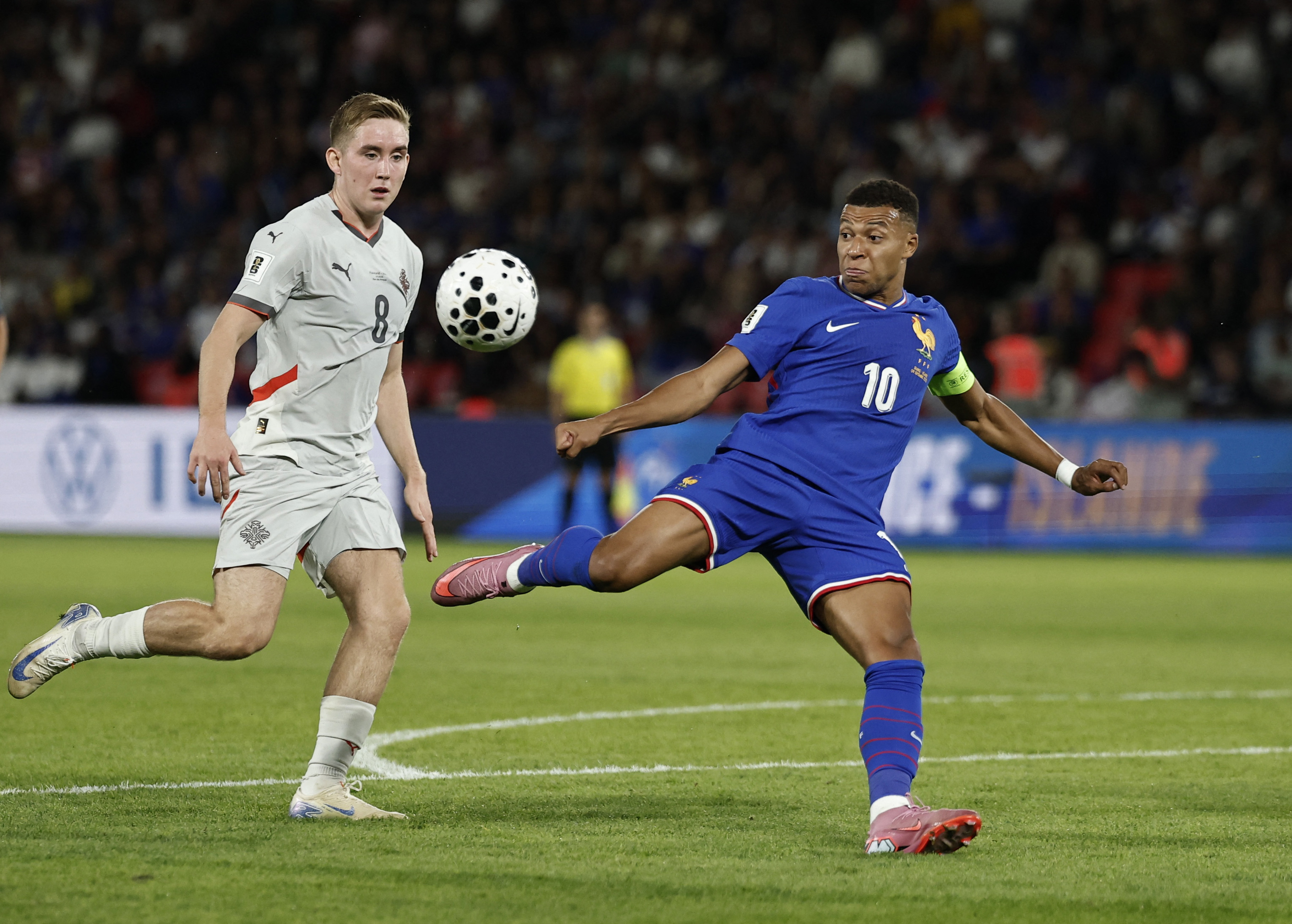 Mbappé Islande