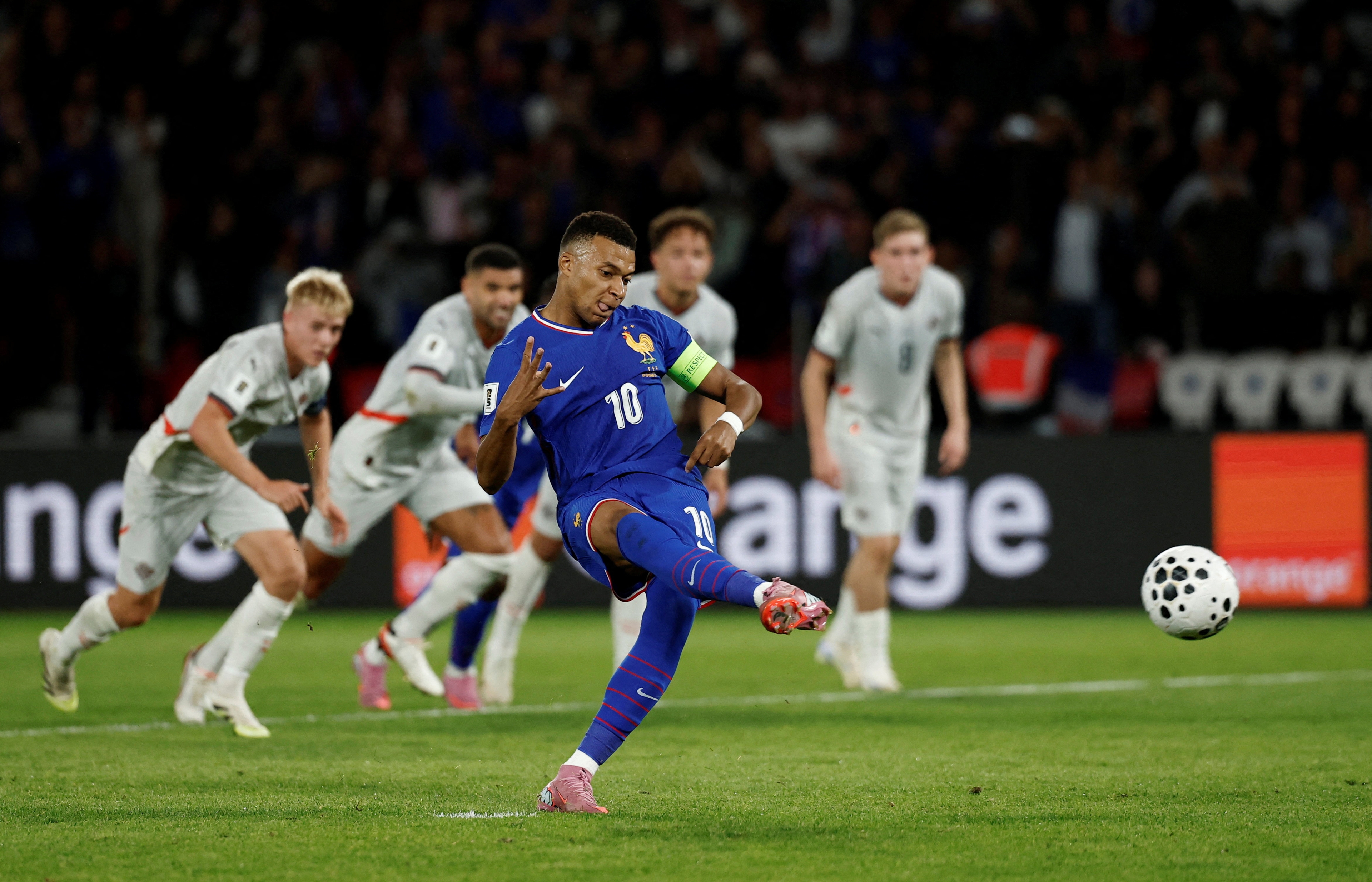 Mbappé pénalty Islande
